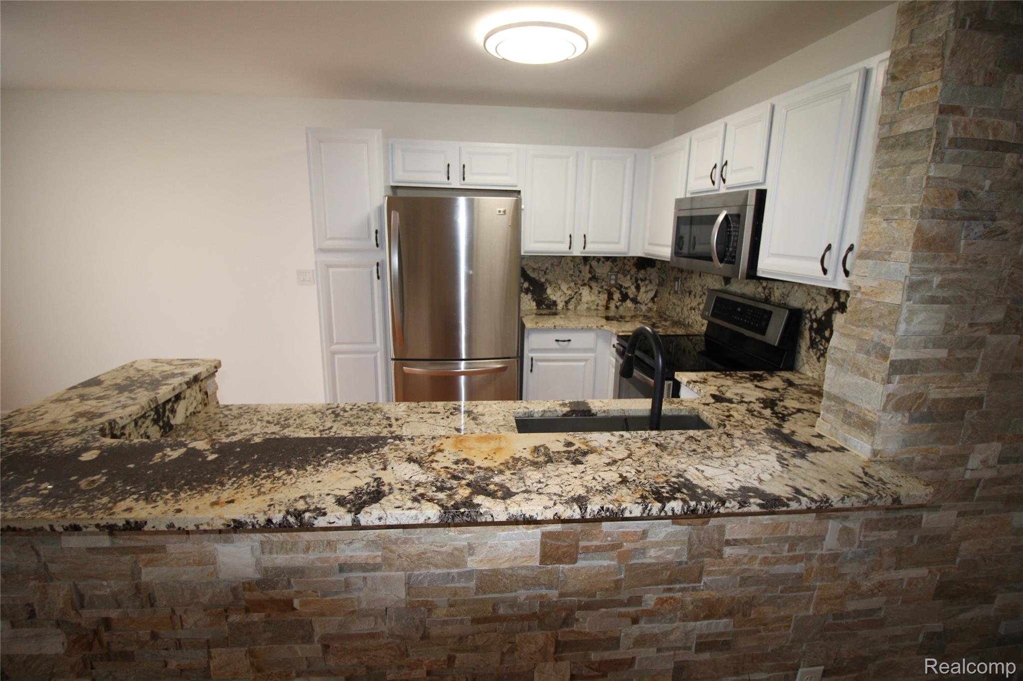 2224 Leighton Drive Property Photo 5
