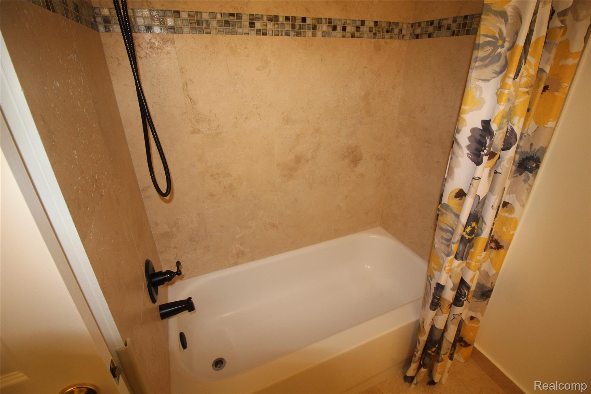 2224 Leighton Drive Property Photo 16