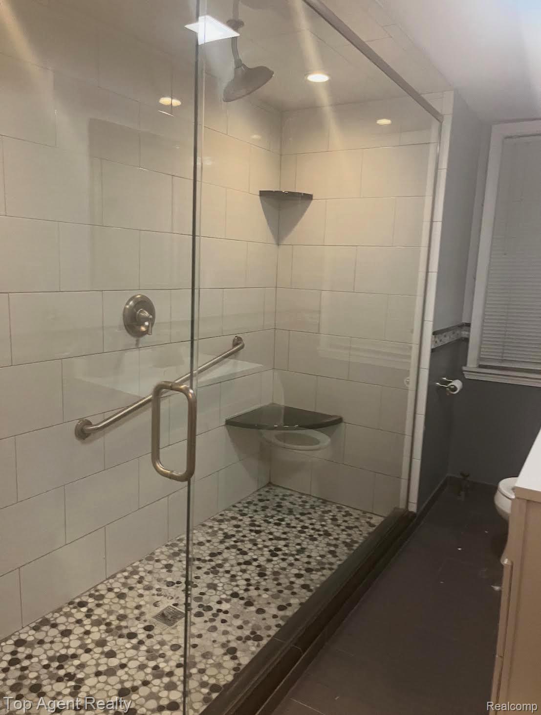 16215 Baylis Street Property Photo 8