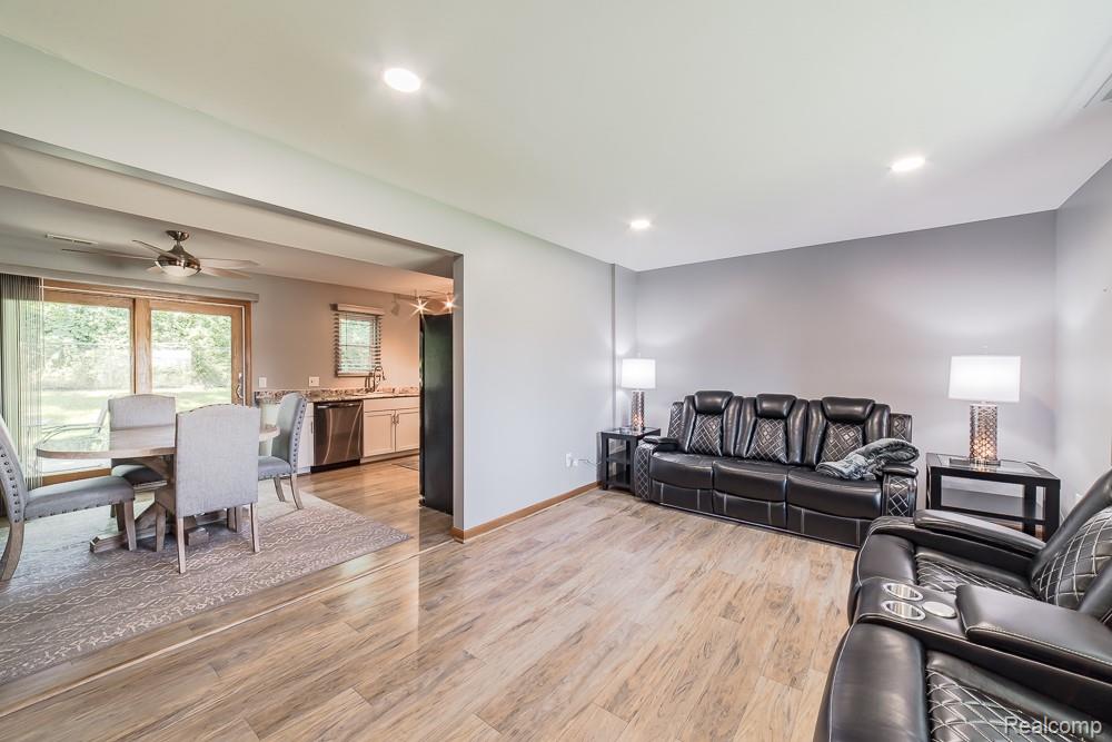 1034 Parkway Property Photo 4