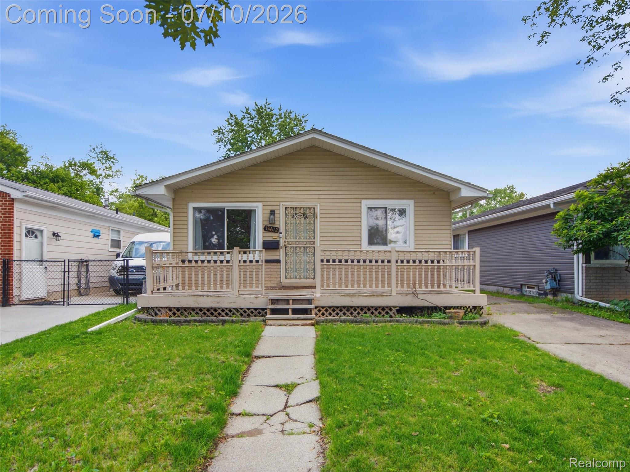 18612 Kinloch Property Photo 1