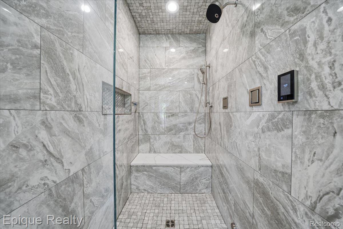 4312 Sashabaw Road Property Photo 46