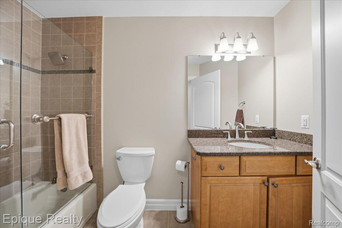 4312 Sashabaw Road Property Photo 54