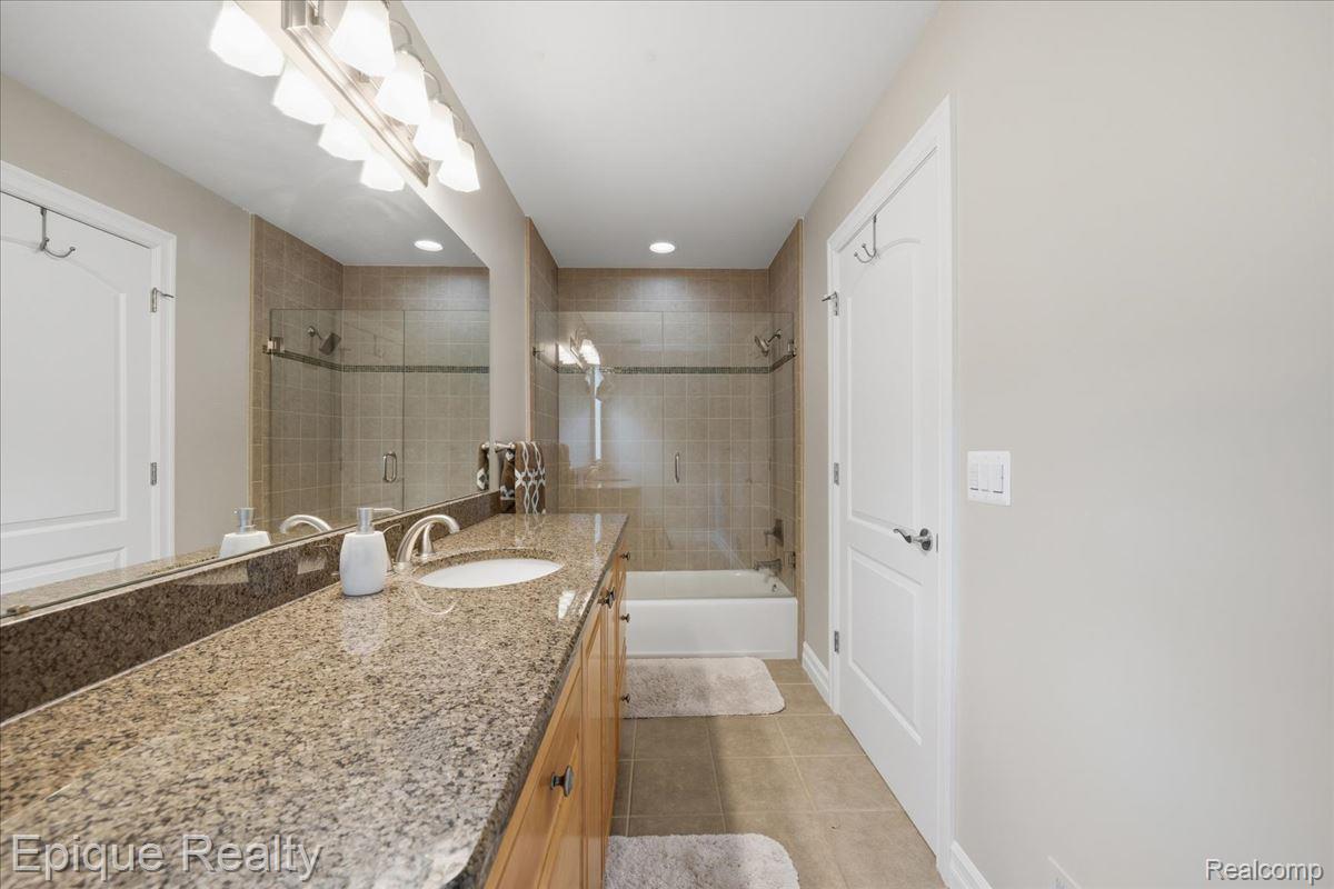 4312 Sashabaw Road Property Photo 60