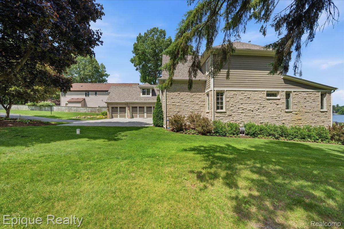 4312 Sashabaw Road Property Photo 77