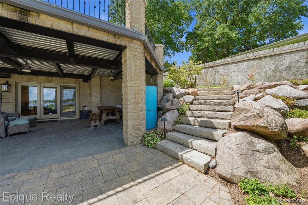 4312 Sashabaw Road Property Photo 87