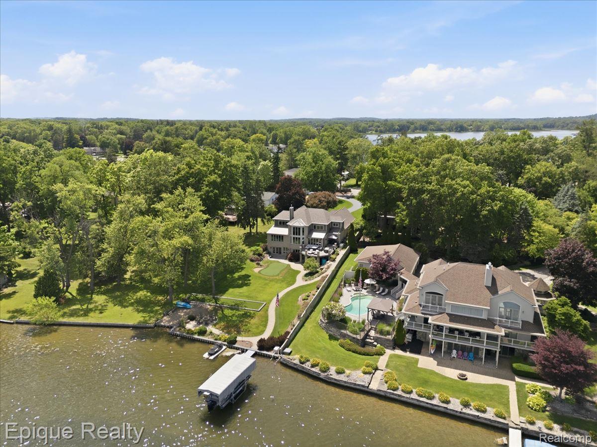4312 Sashabaw Road Property Photo 95