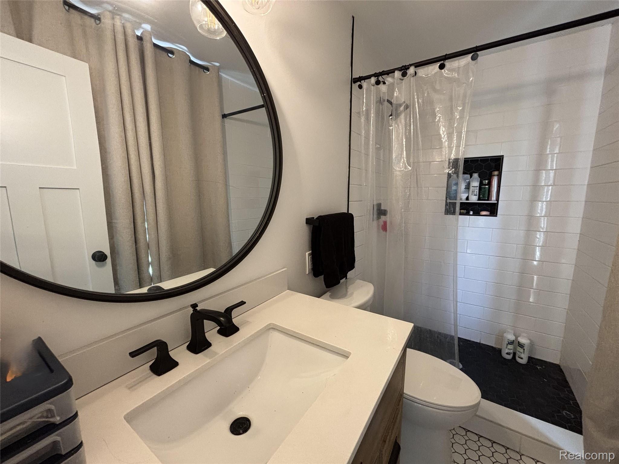 510 Janet Street Property Photo 10