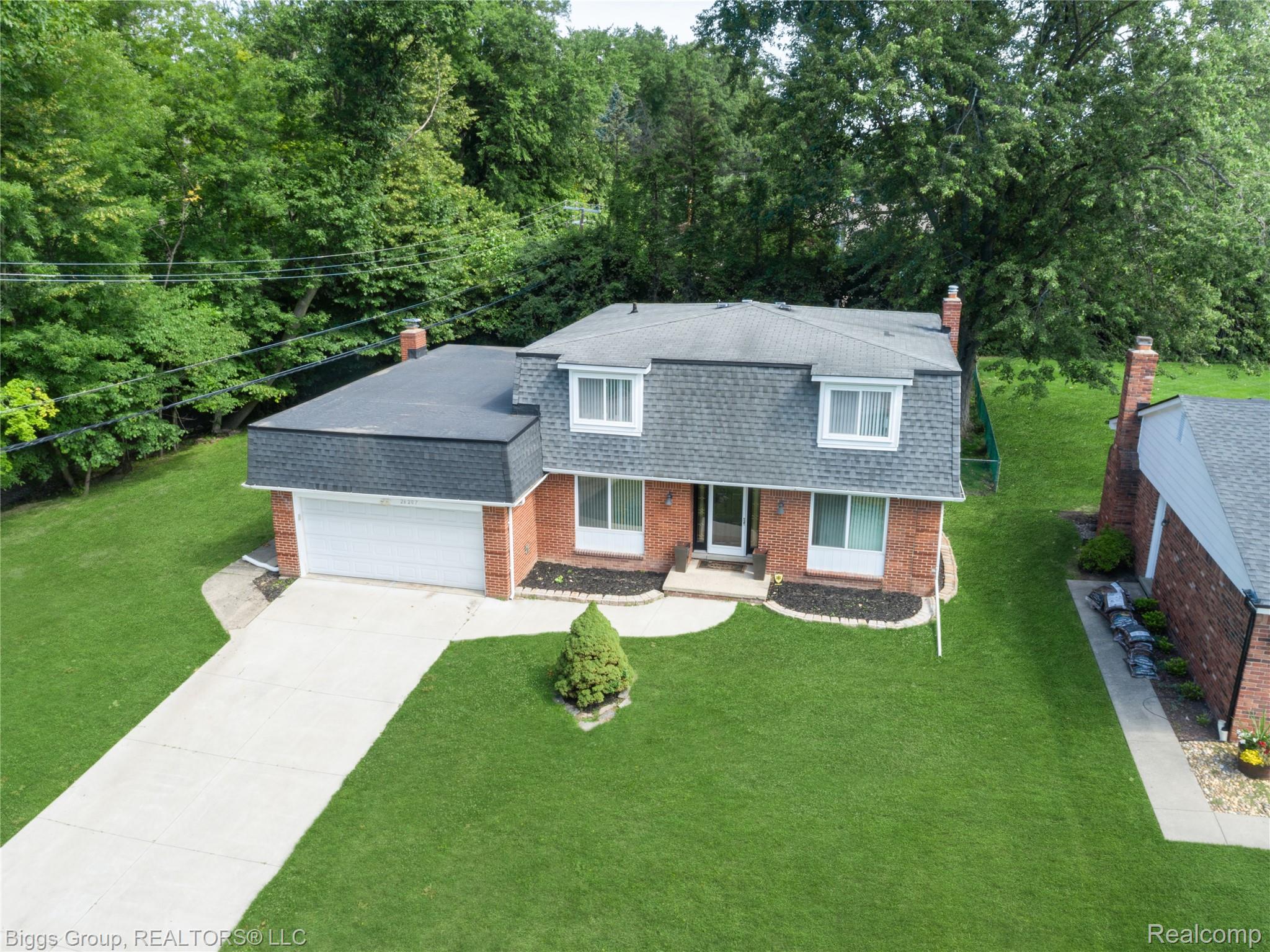 26207 Meadowbrook Way Property Photo 1