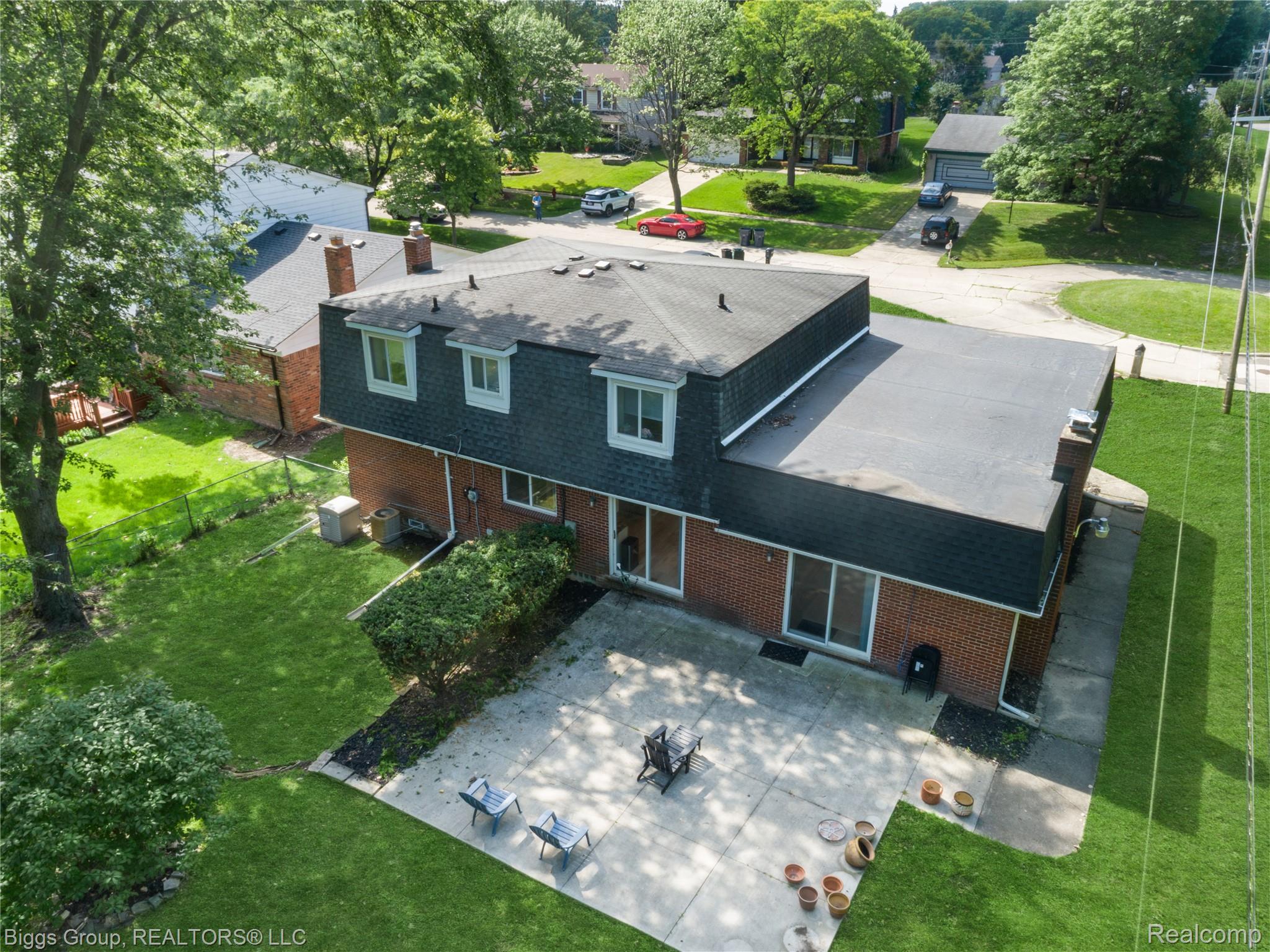 26207 Meadowbrook Way Property Photo 4