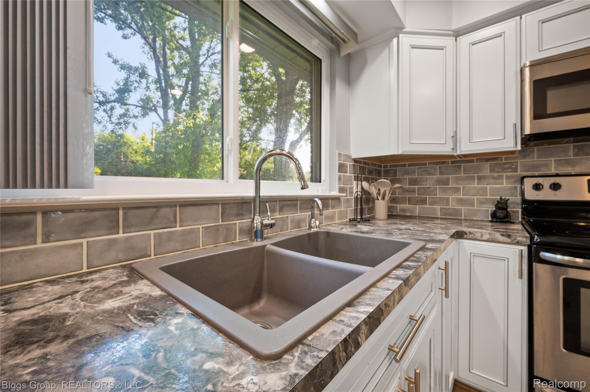 26207 Meadowbrook Way Property Photo 12