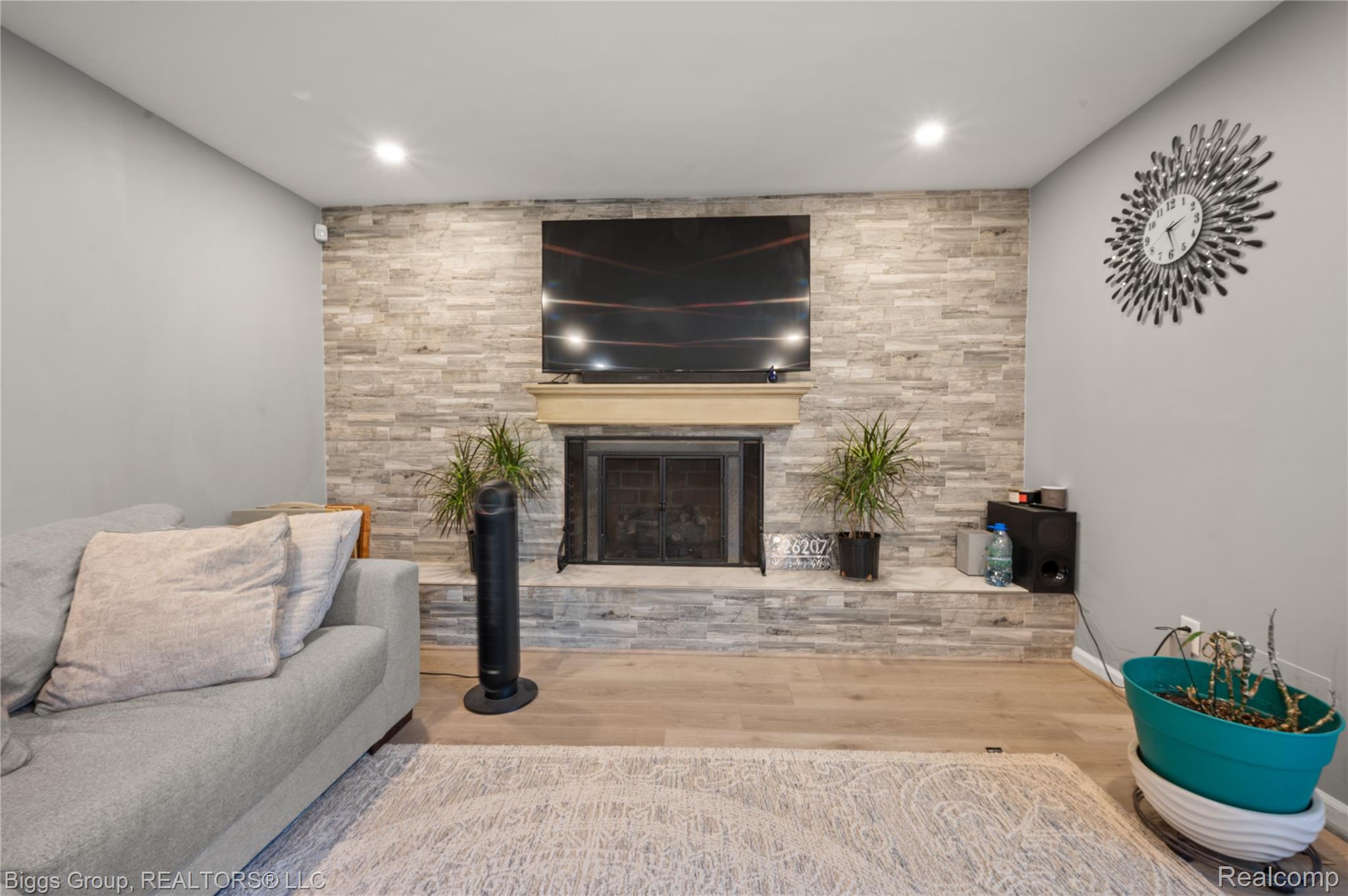 26207 Meadowbrook Way Property Photo 17