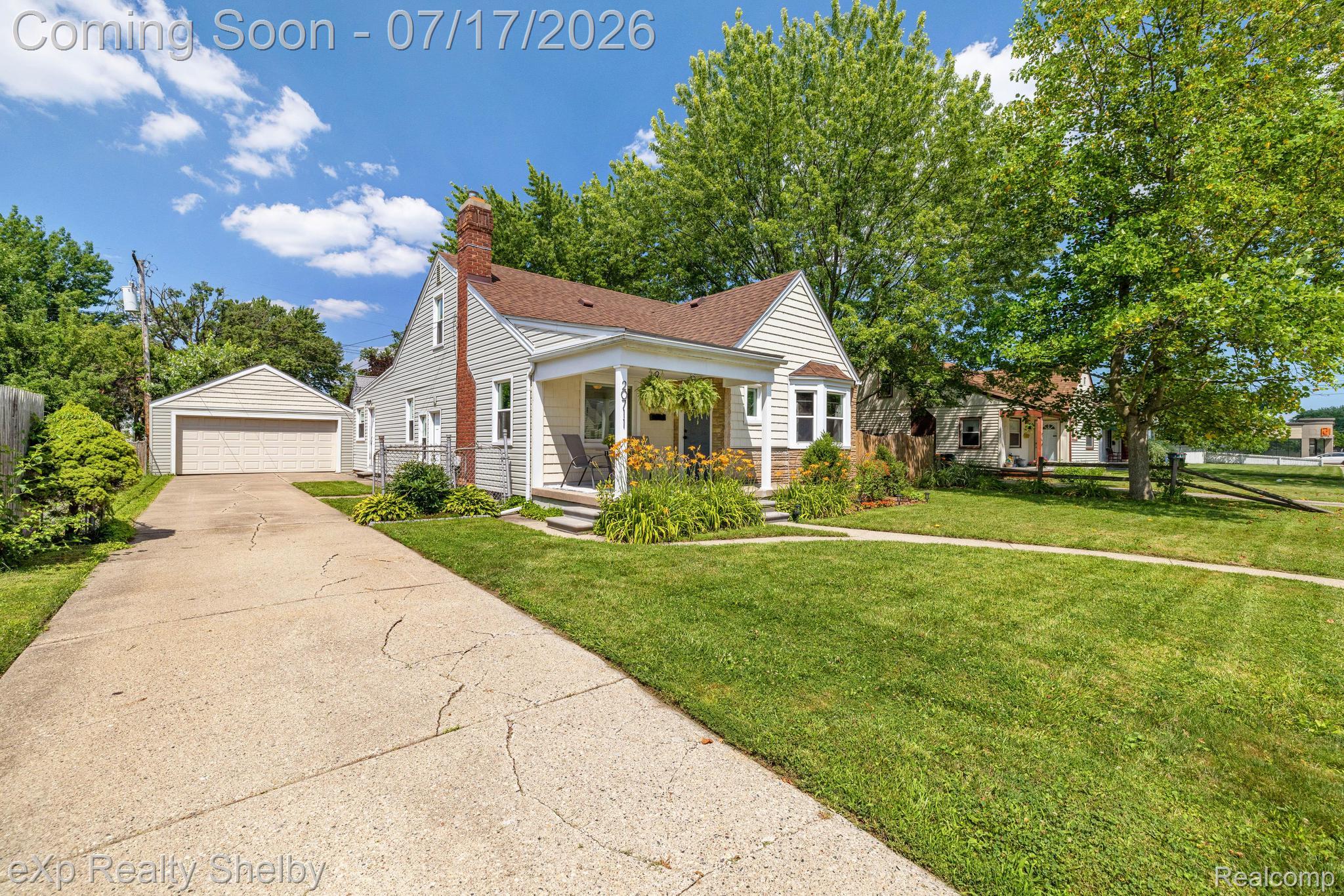 20711 Alger Street Property Photo 1