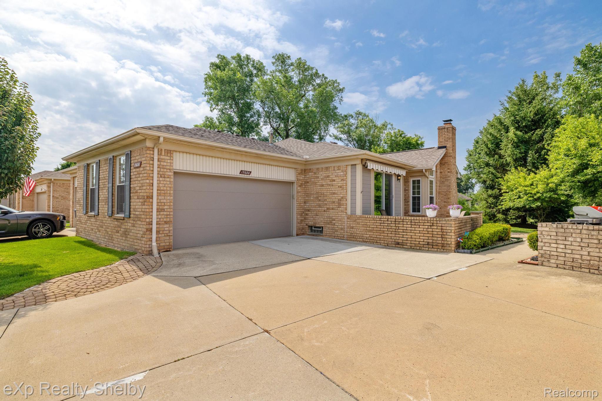 17680 Port Salem Drive 37 Property Photo 1
