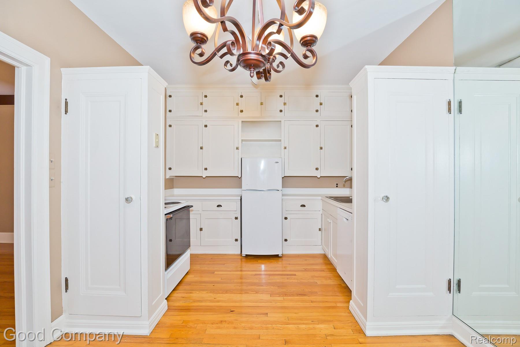 327 Southfield Road #3bs Property Photo 22