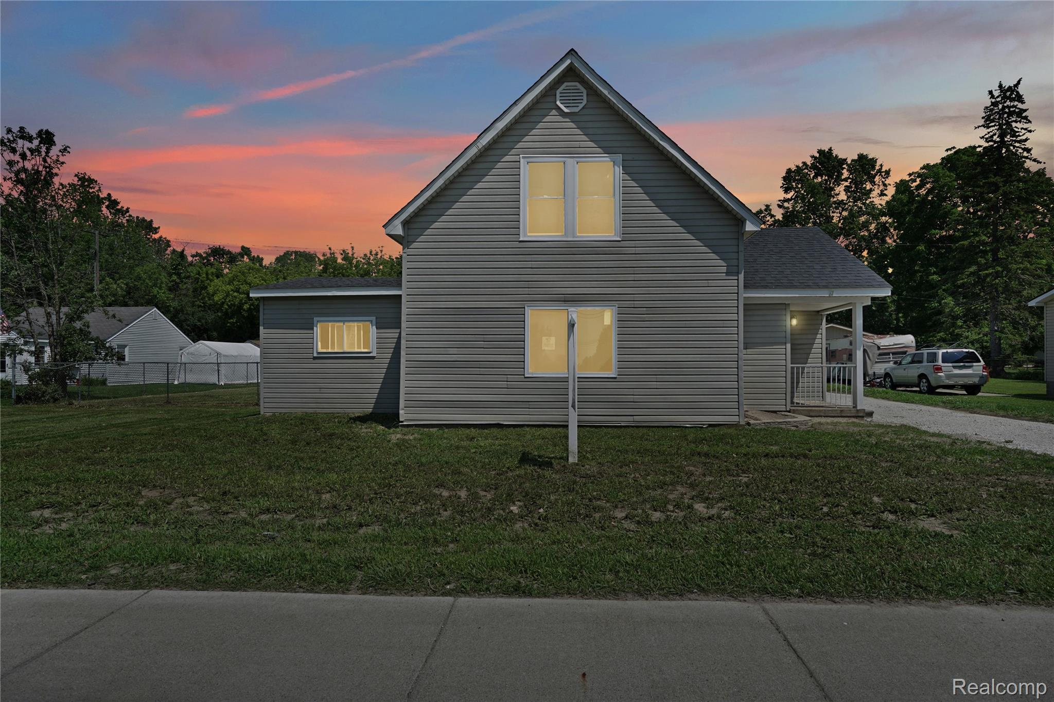 914 Chartier Street Property Photo 1
