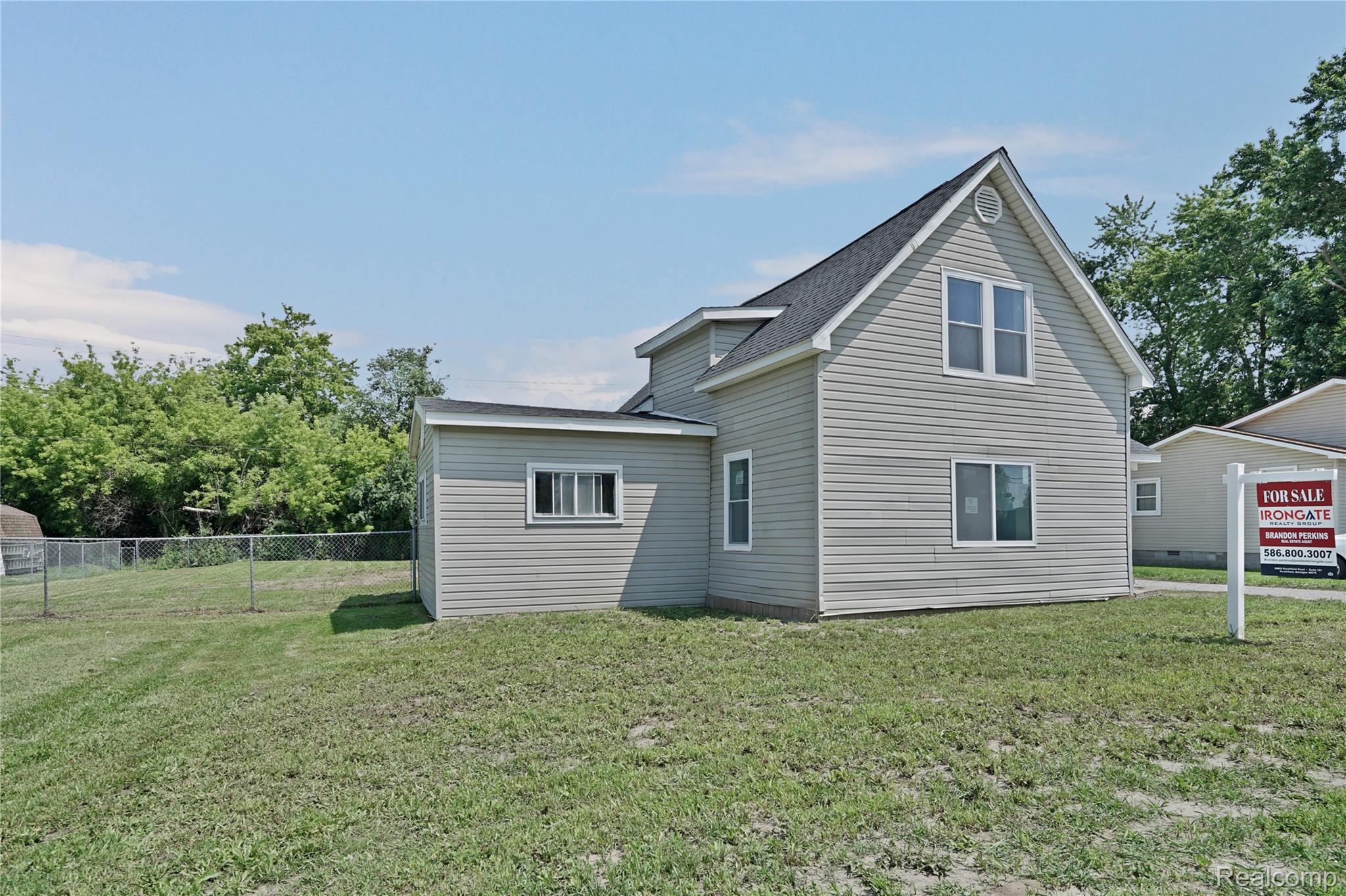 914 Chartier Street Property Photo 3