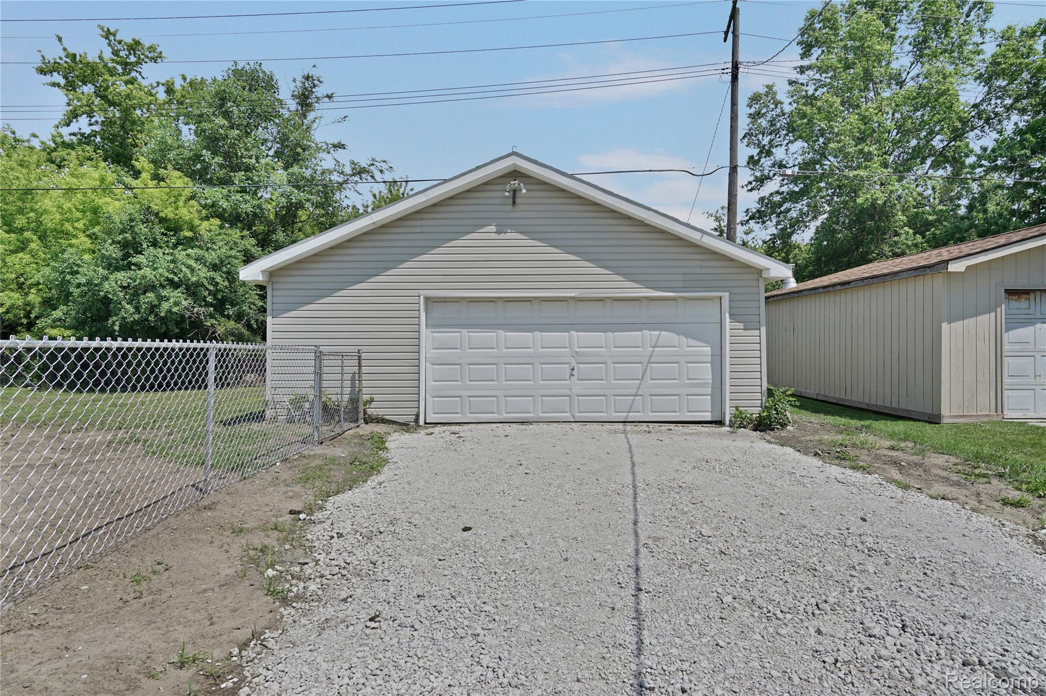 914 Chartier Street Property Photo 6