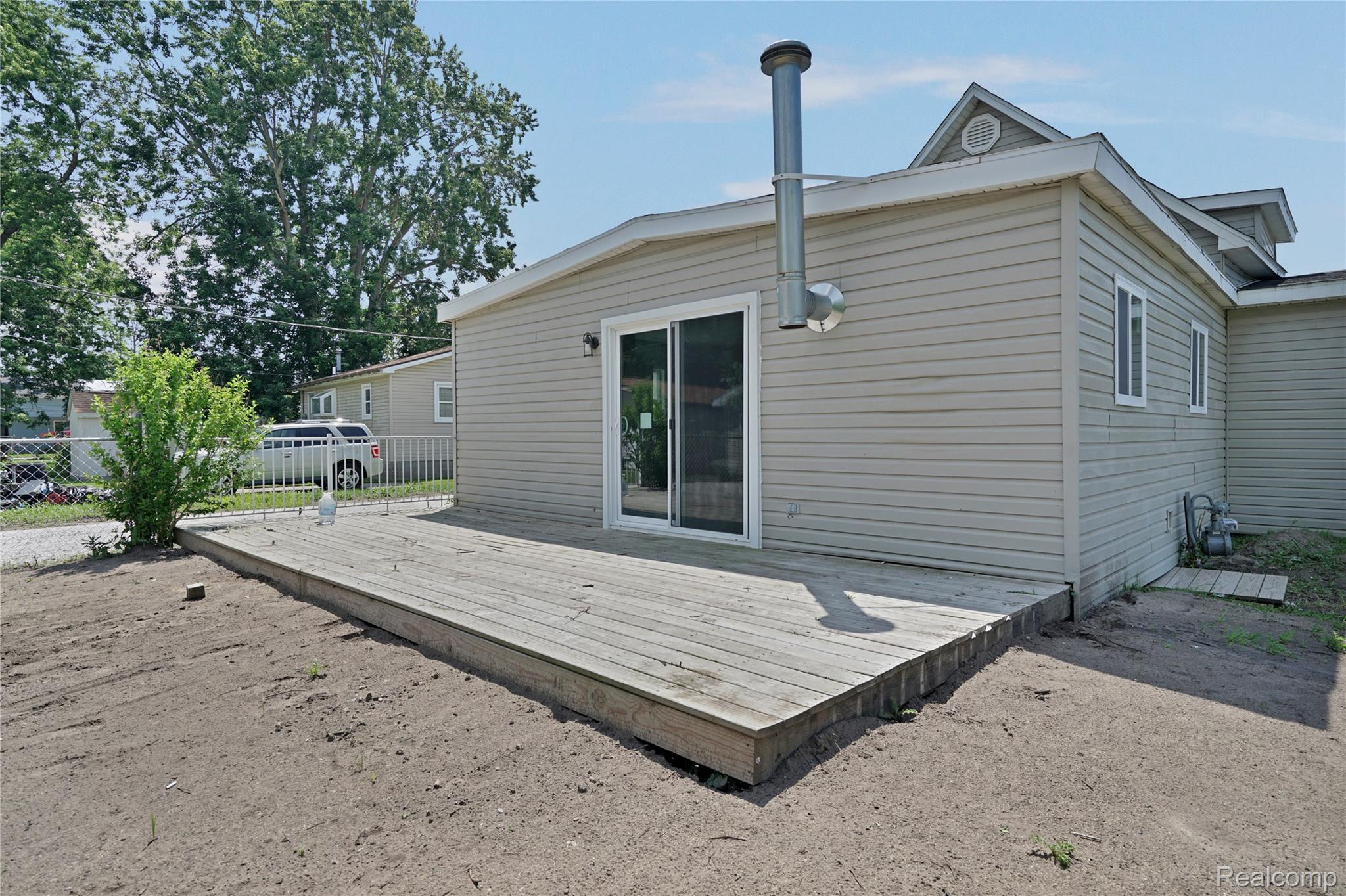 914 Chartier Street Property Photo 8