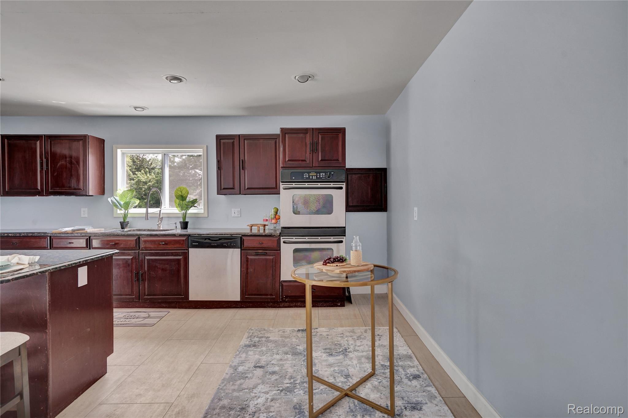 914 Chartier Street Property Photo 14