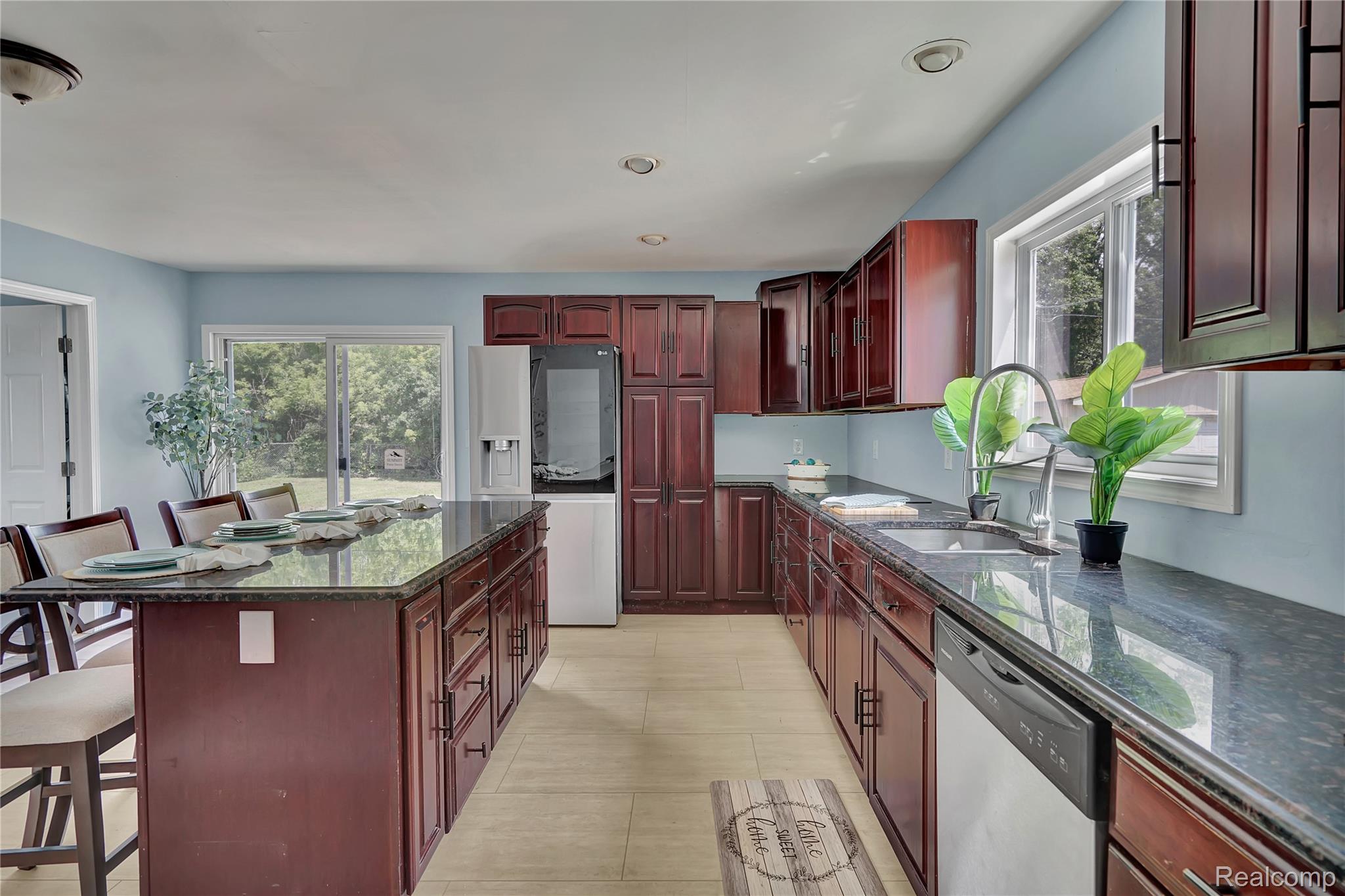914 Chartier Street Property Photo 15