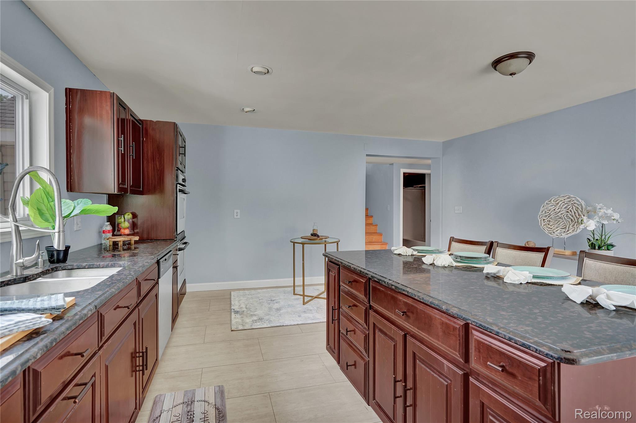 914 Chartier Street Property Photo 16