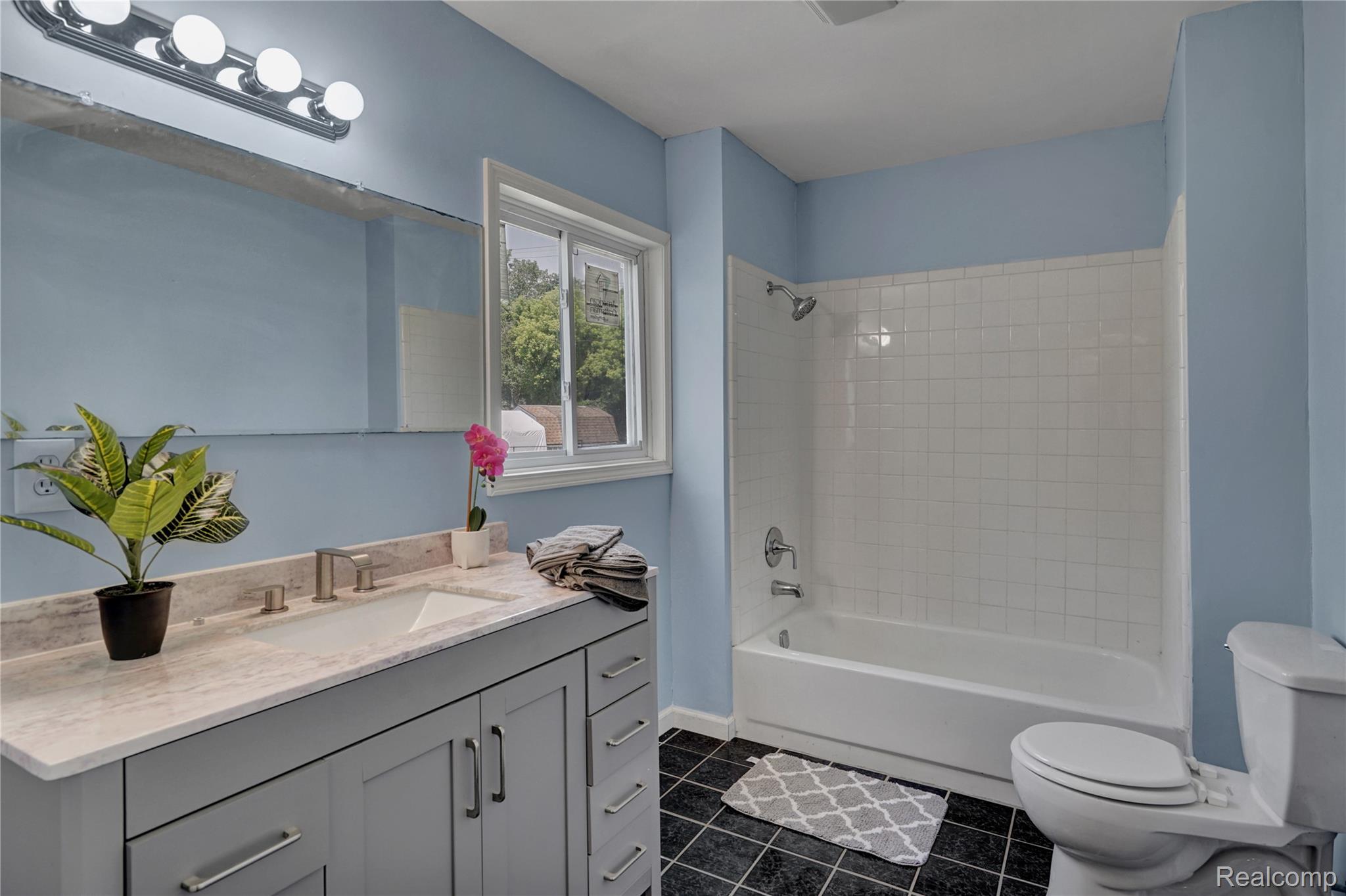 914 Chartier Street Property Photo 22