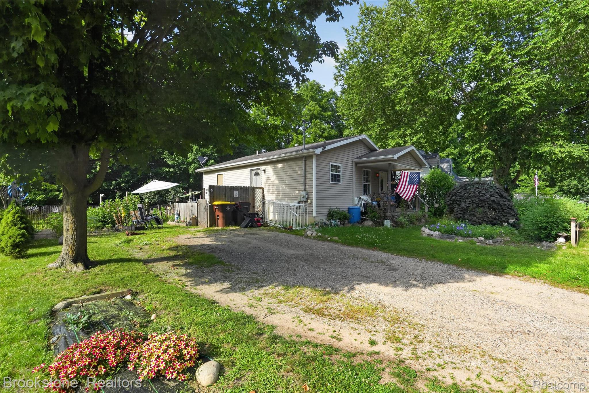 407 E Elizabeth Street Property Photo 3