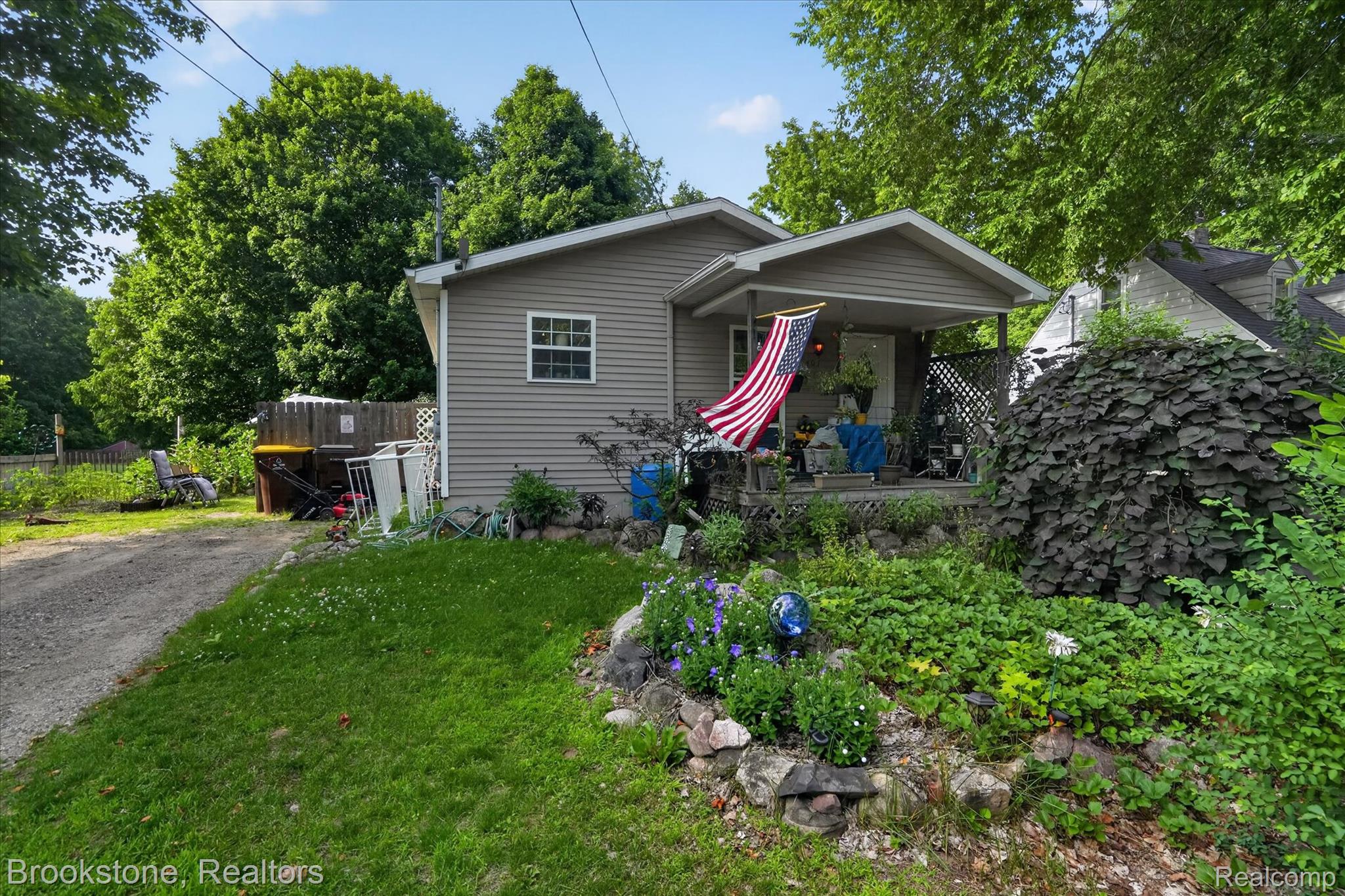 407 E Elizabeth Street Property Photo 4