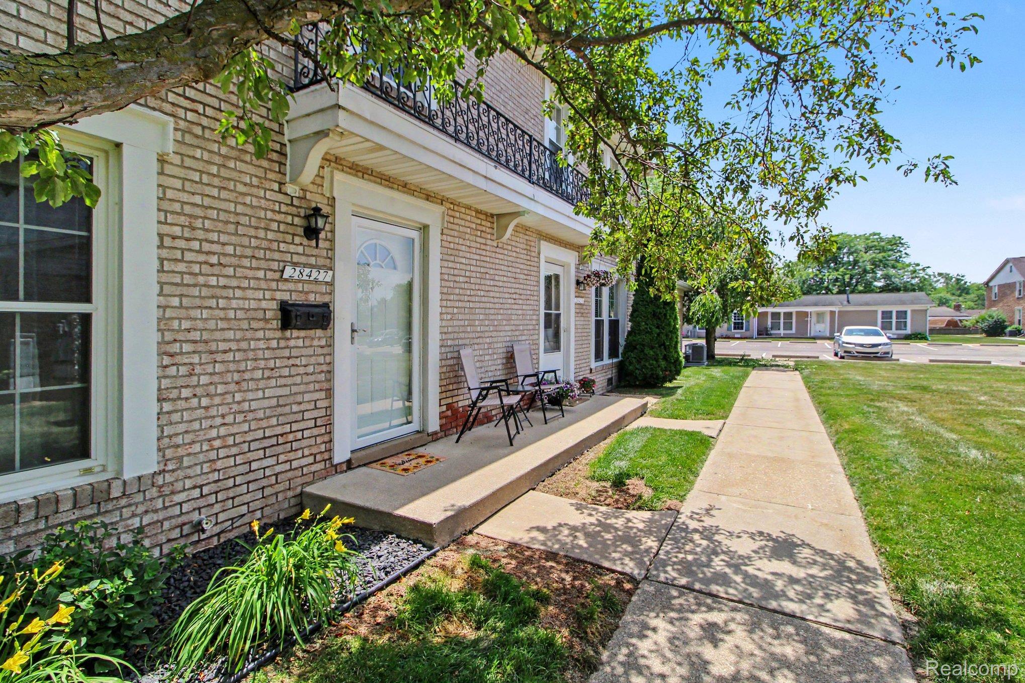 28427 Longmeadow Lane Property Photo 1
