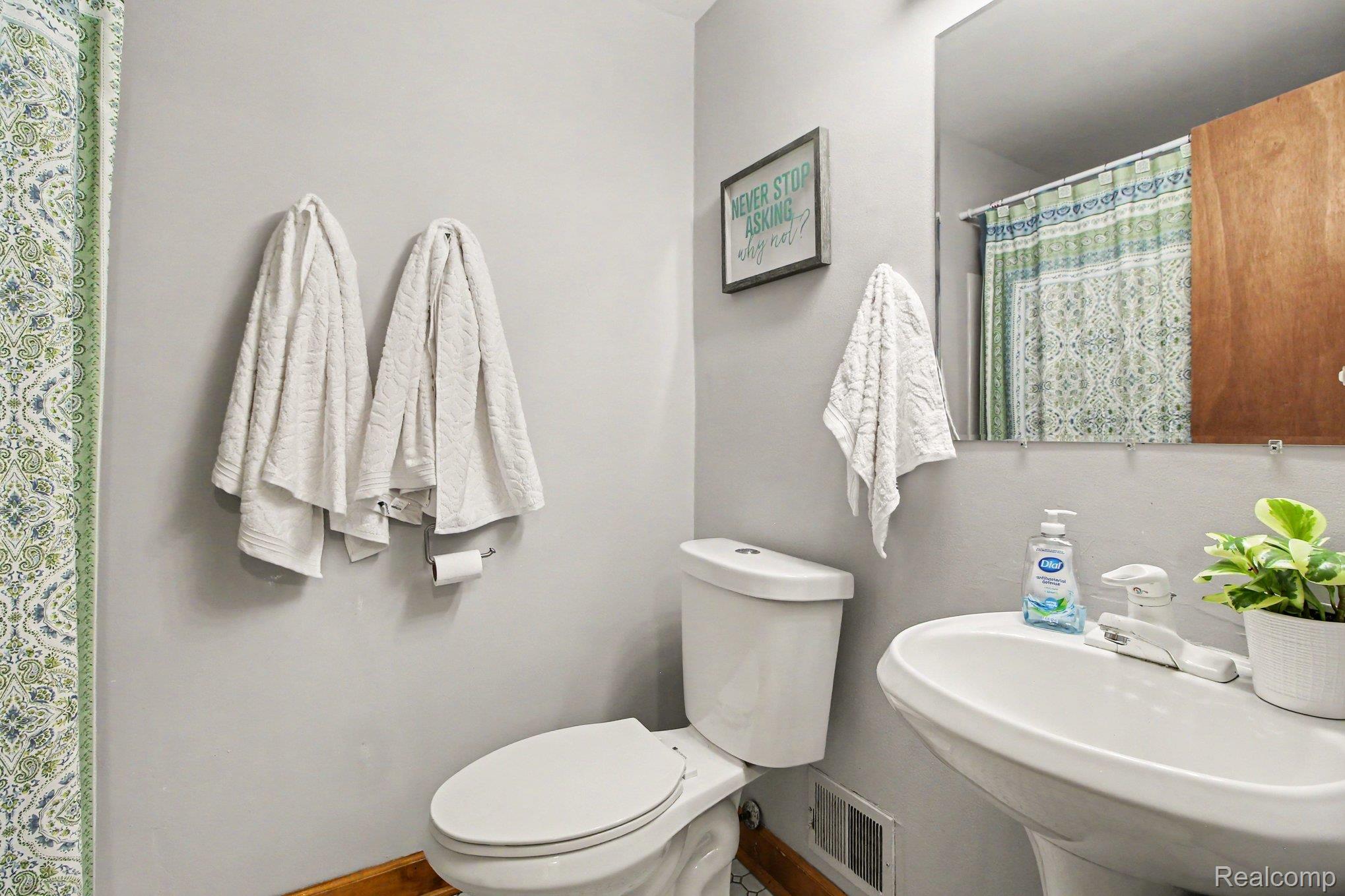 28427 Longmeadow Lane Property Photo 11