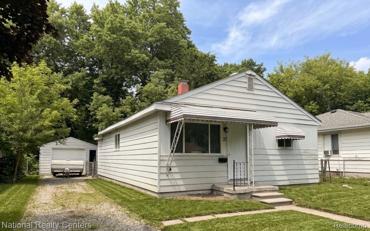 37 E Brooklyn Avenue Property Photo 2