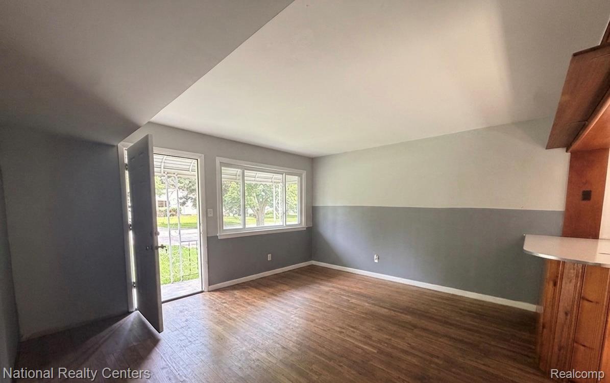37 E Brooklyn Avenue Property Photo 4