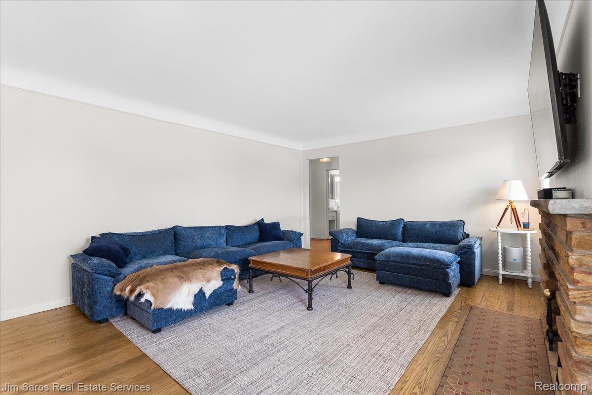 22306 Rosedale Street Property Photo 5
