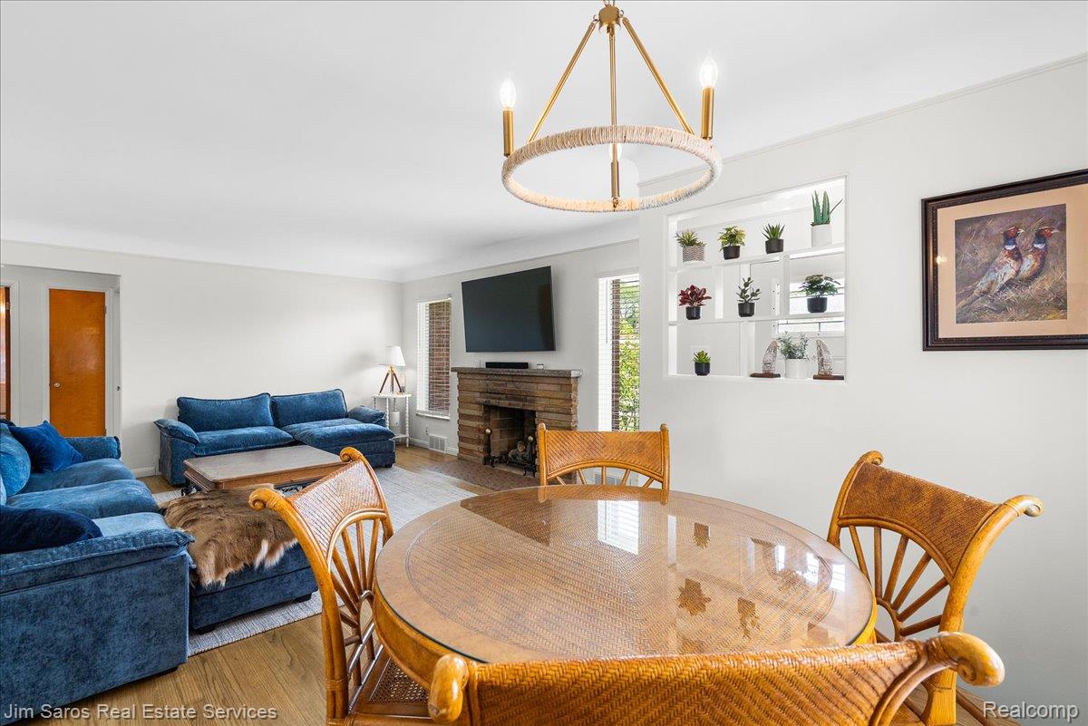 22306 Rosedale Street Property Photo 6