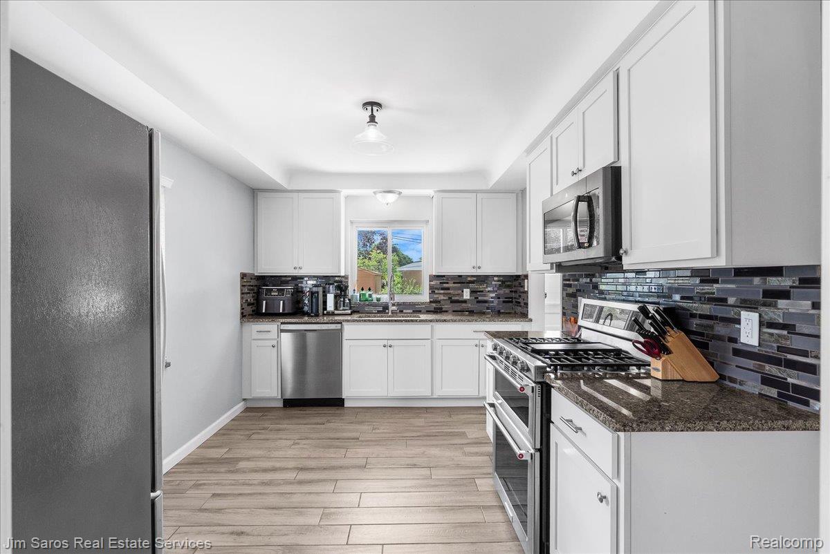 22306 Rosedale Street Property Photo 8