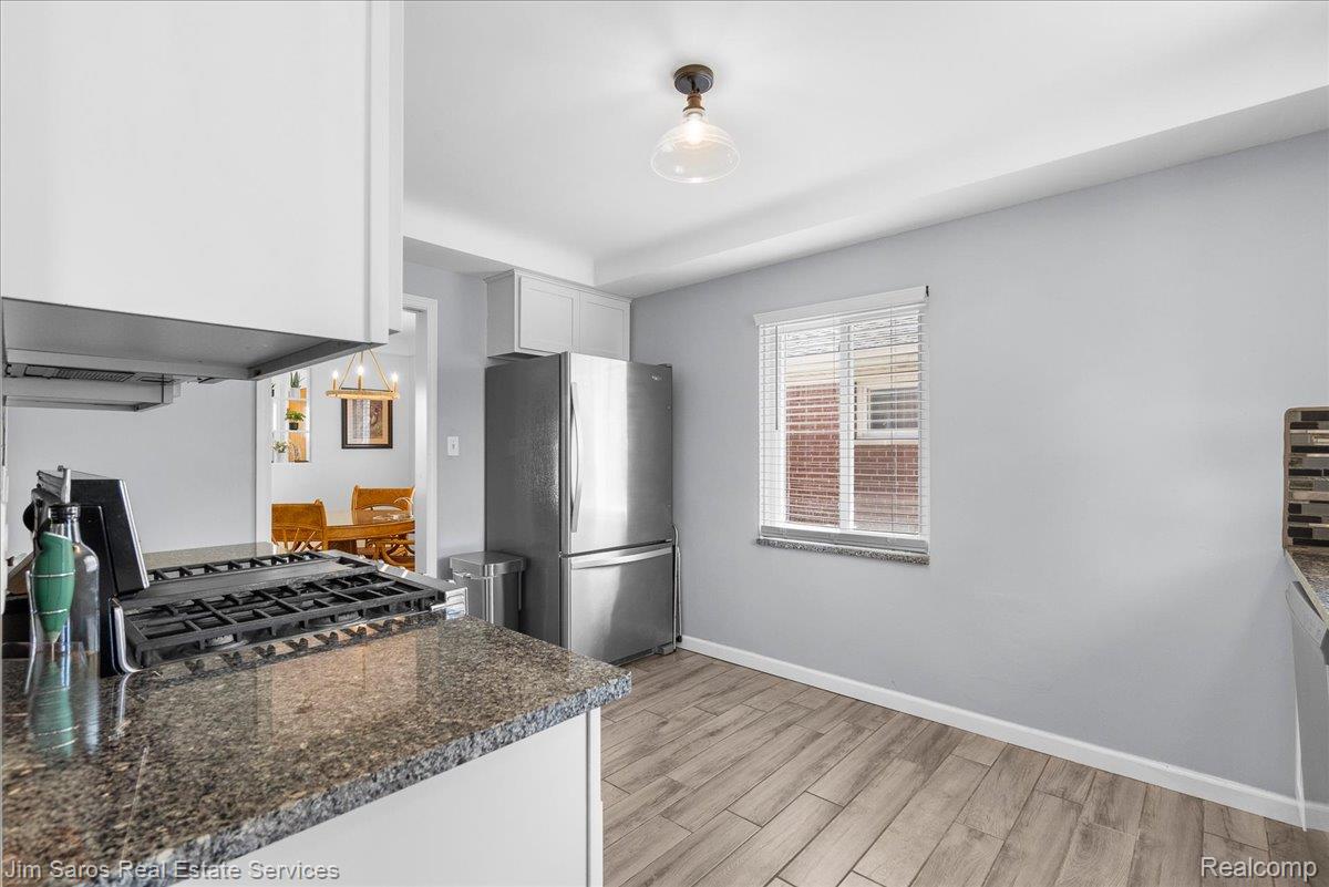 22306 Rosedale Street Property Photo 9