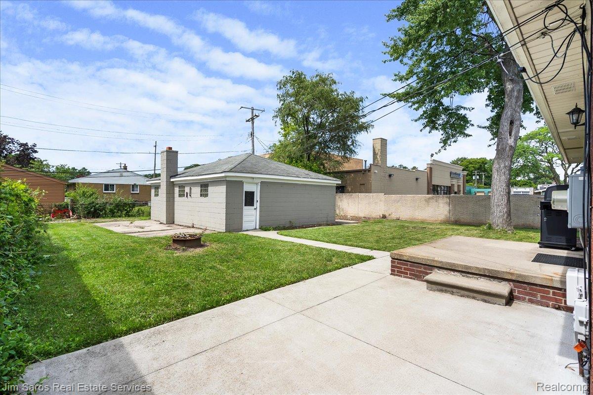 22306 Rosedale Street Property Photo 22