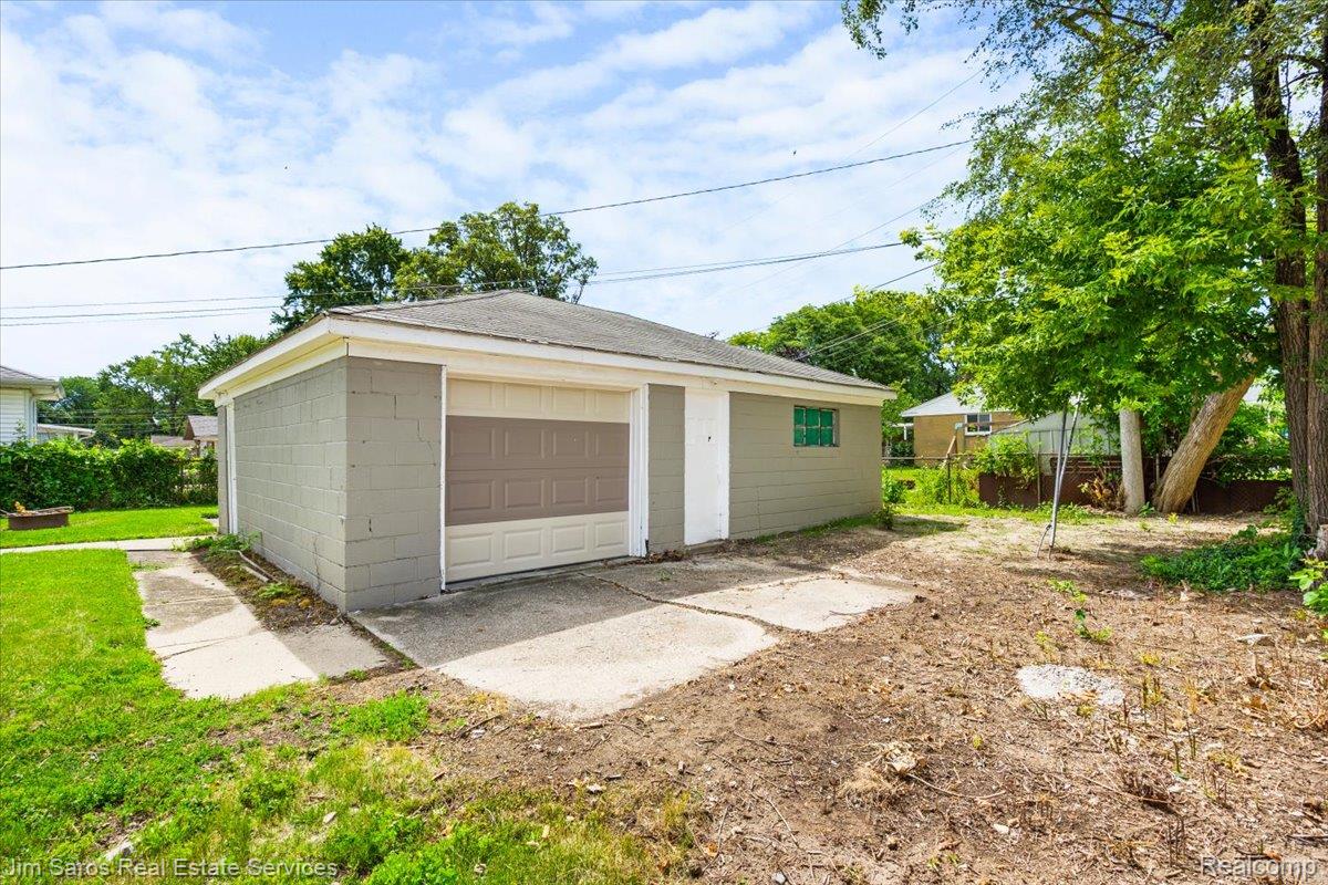 22306 Rosedale Street Property Photo 24