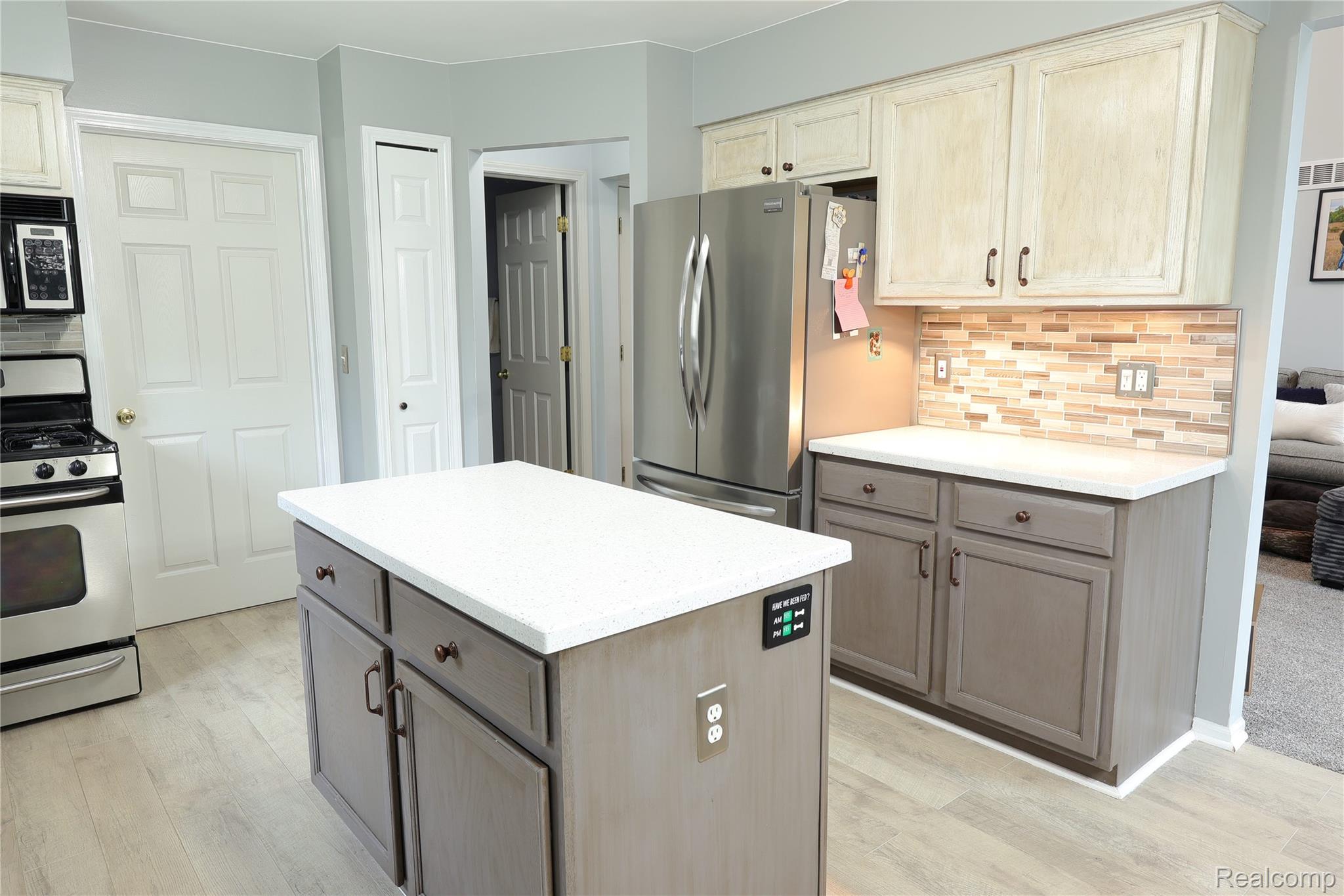 43072 Bradley Drive Property Photo 12