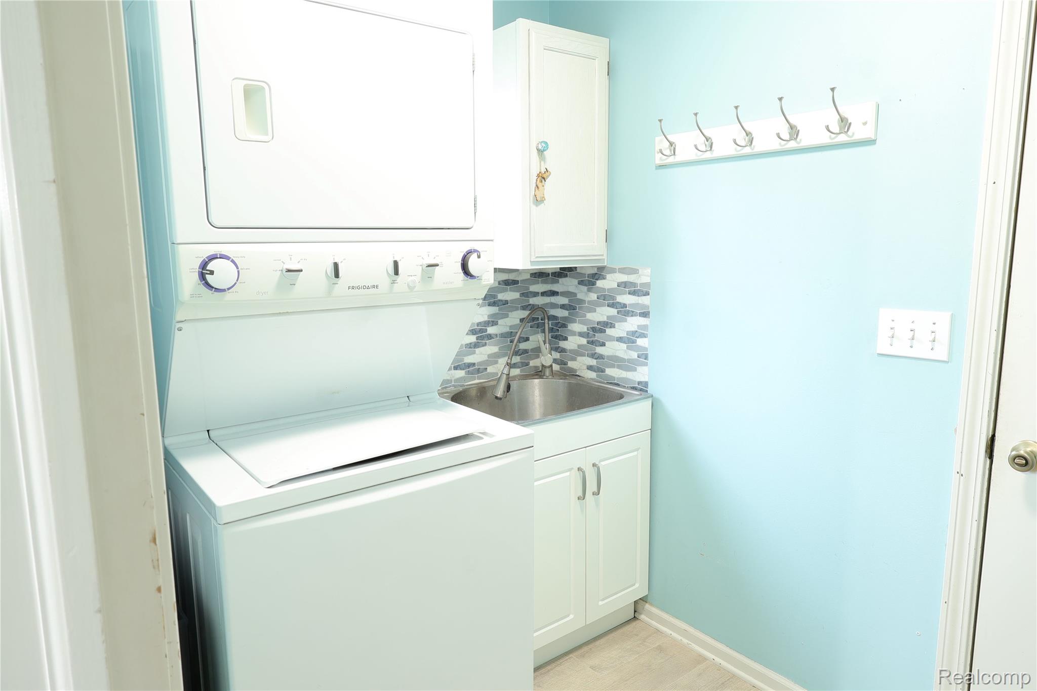 43072 Bradley Drive Property Photo 16