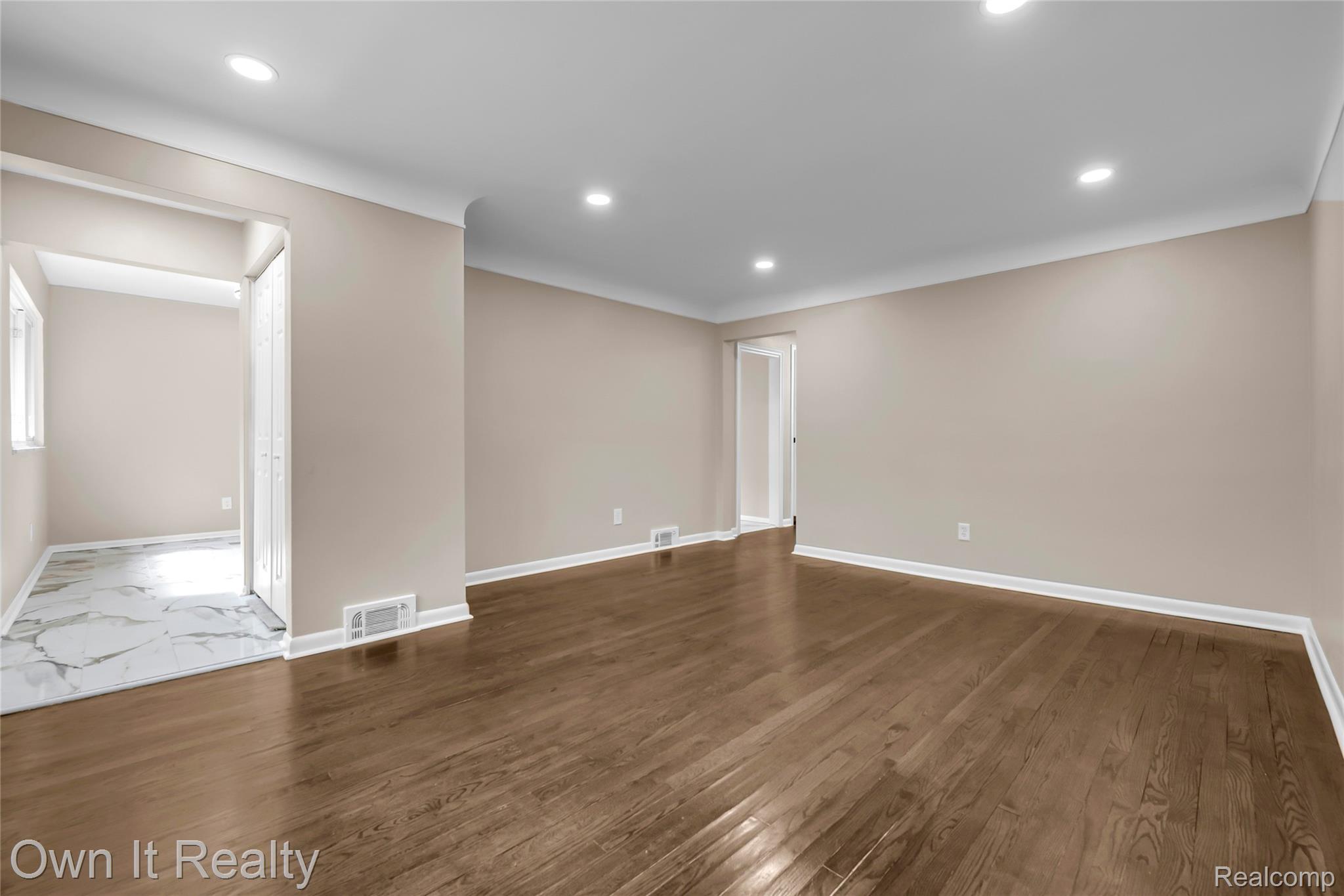 16199 Ferguson Street Property Photo 4