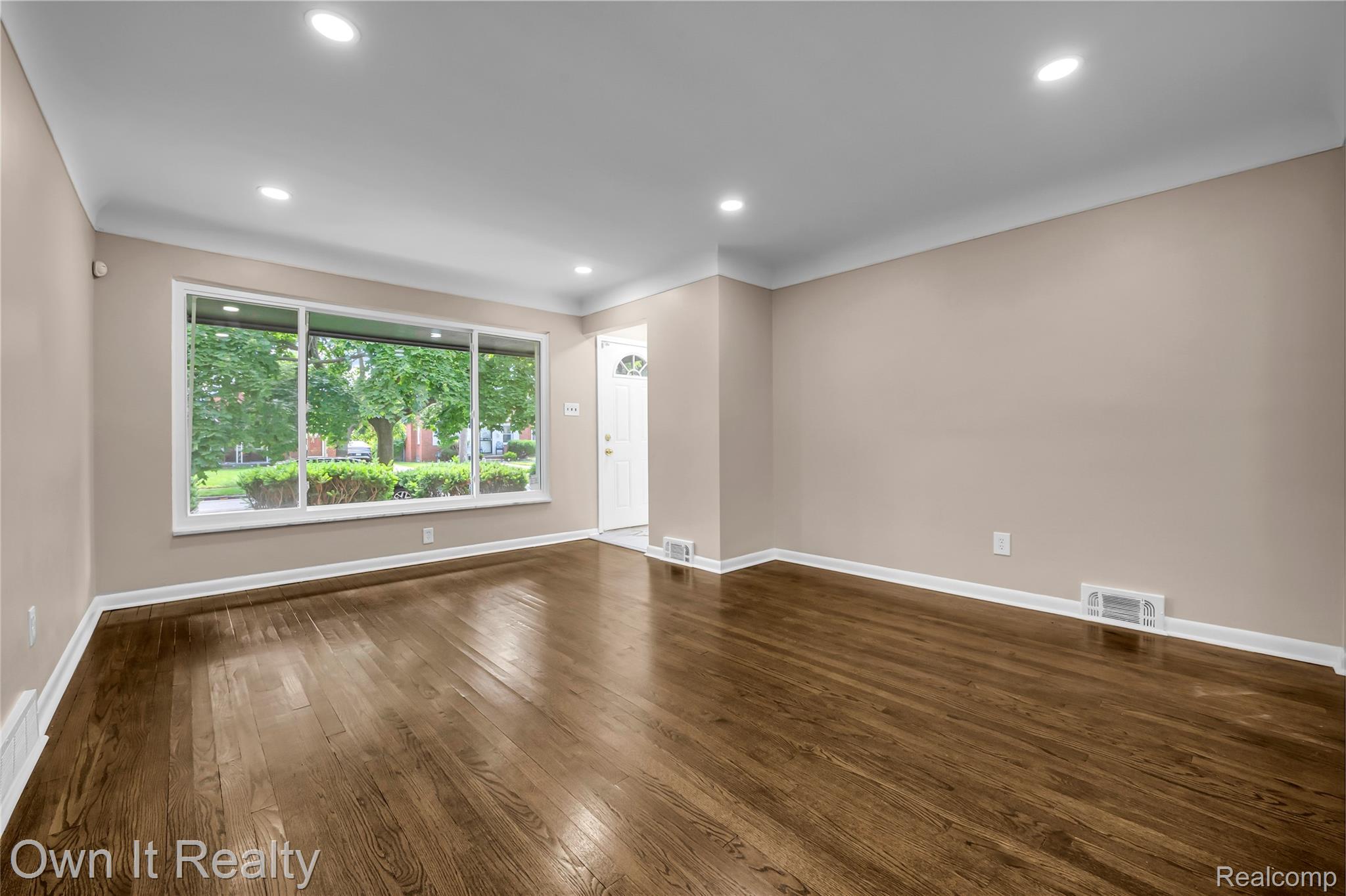 16199 Ferguson Street Property Photo 5
