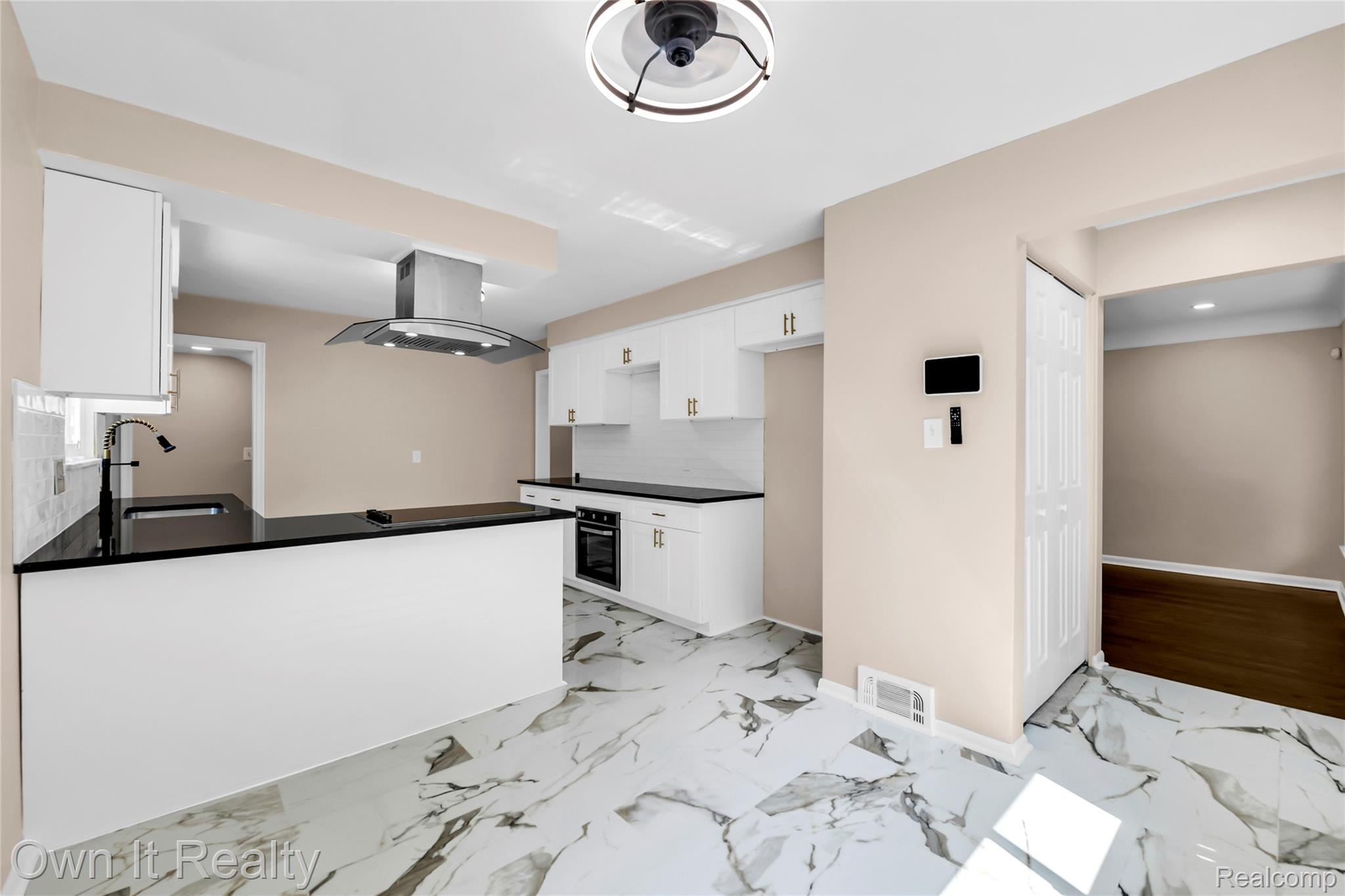 16199 Ferguson Street Property Photo 9