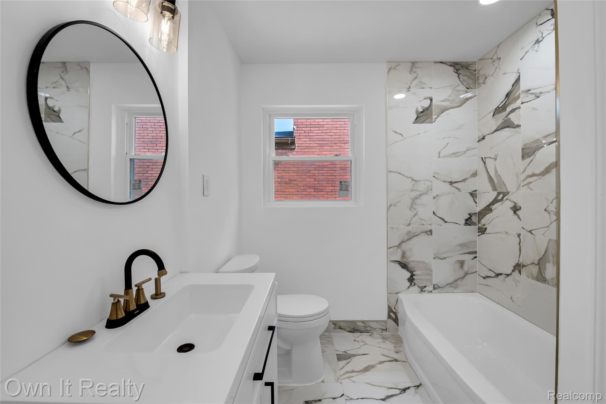 16199 Ferguson Street Property Photo 10