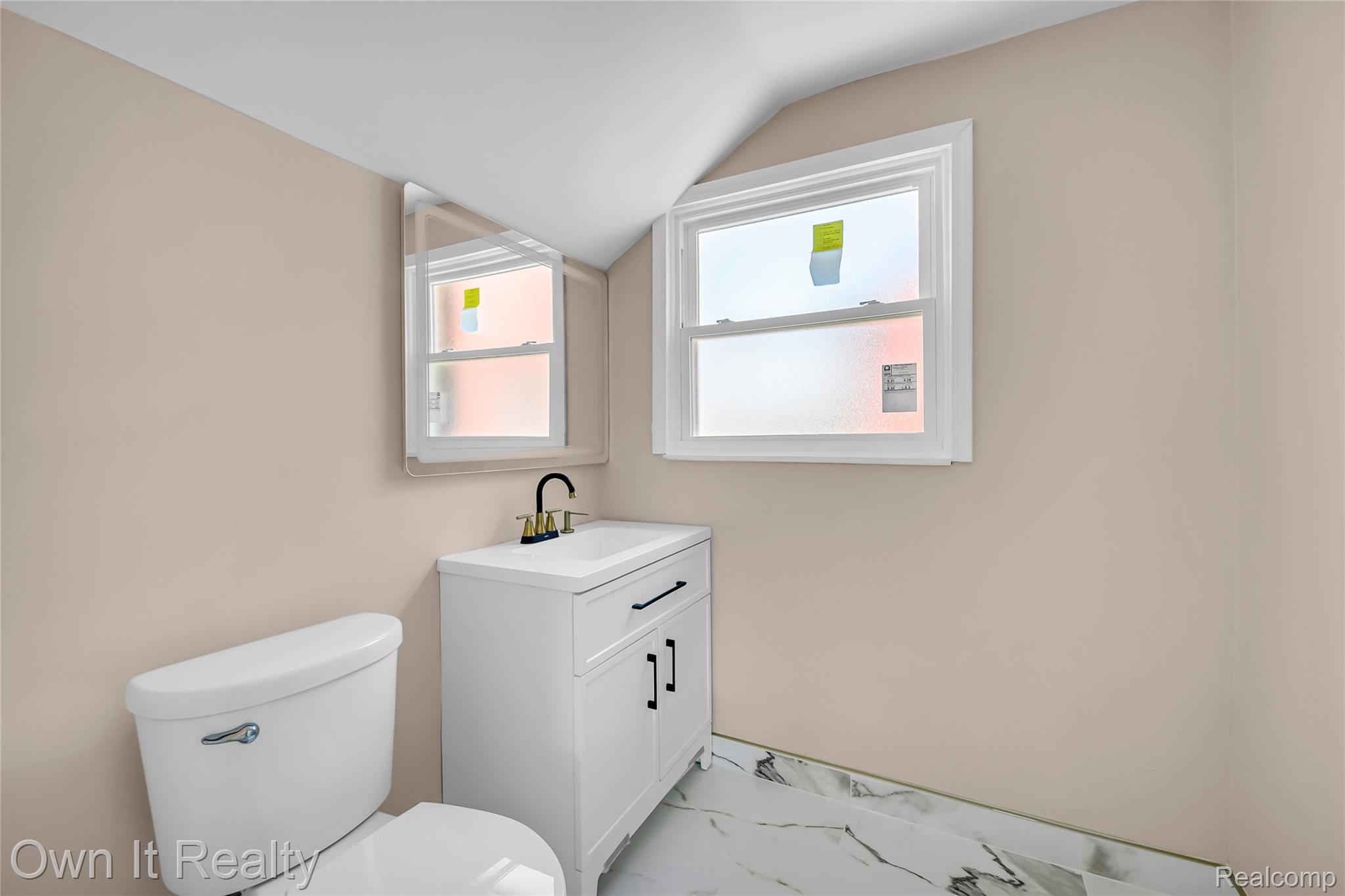 16199 Ferguson Street Property Photo 16