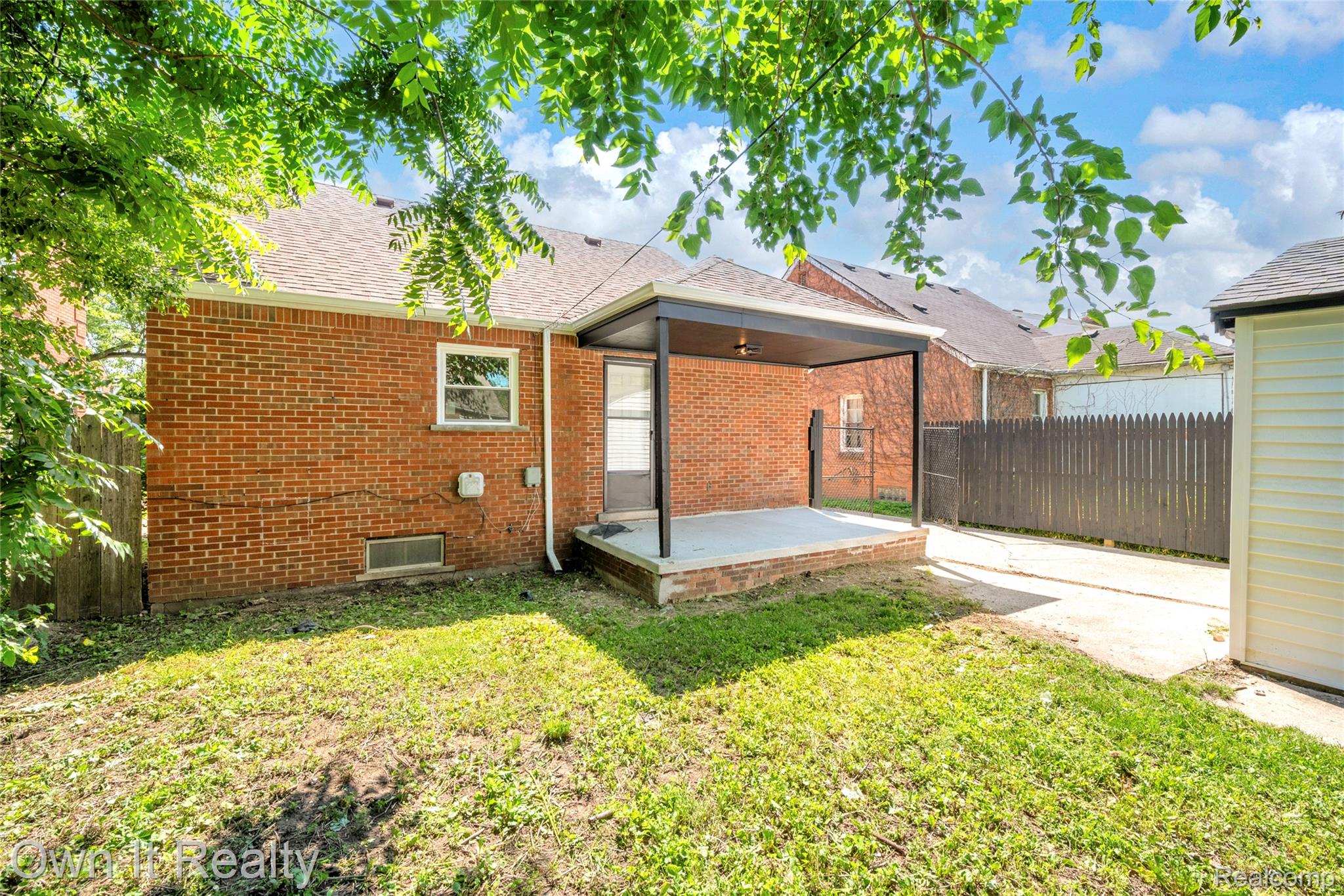 16199 Ferguson Street Property Photo 18