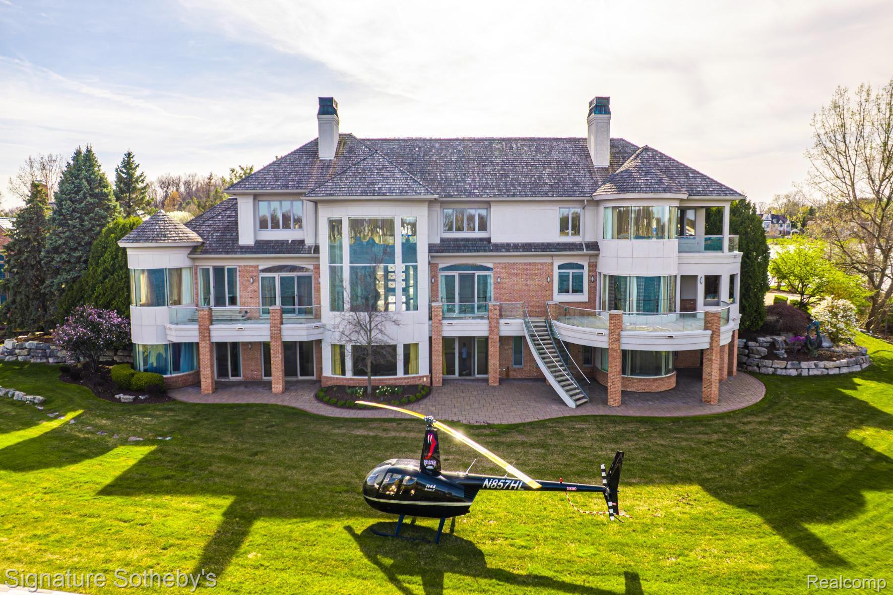 82 Chateaux Du Lac Property Photo 4