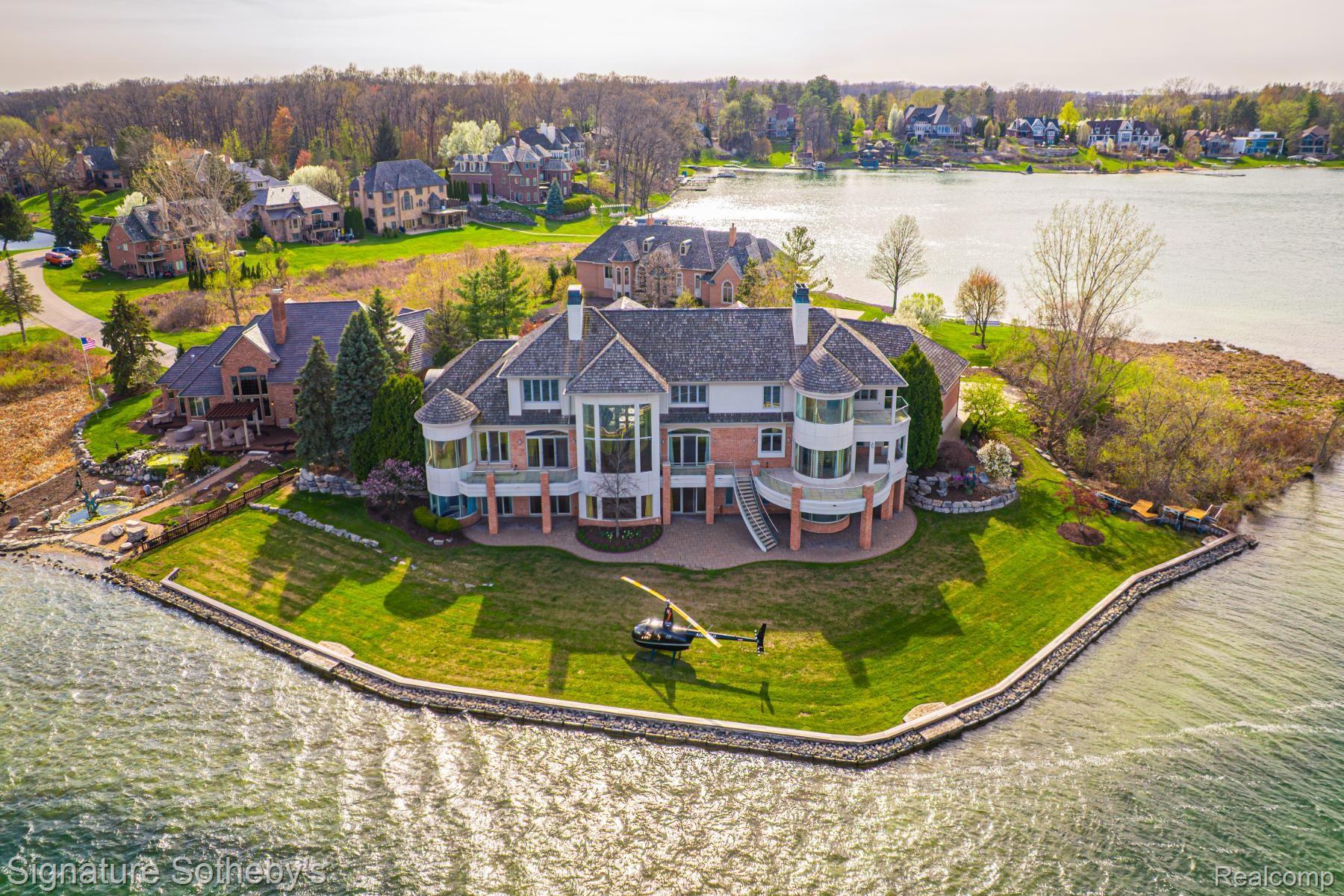 82 Chateaux Du Lac Property Photo 5
