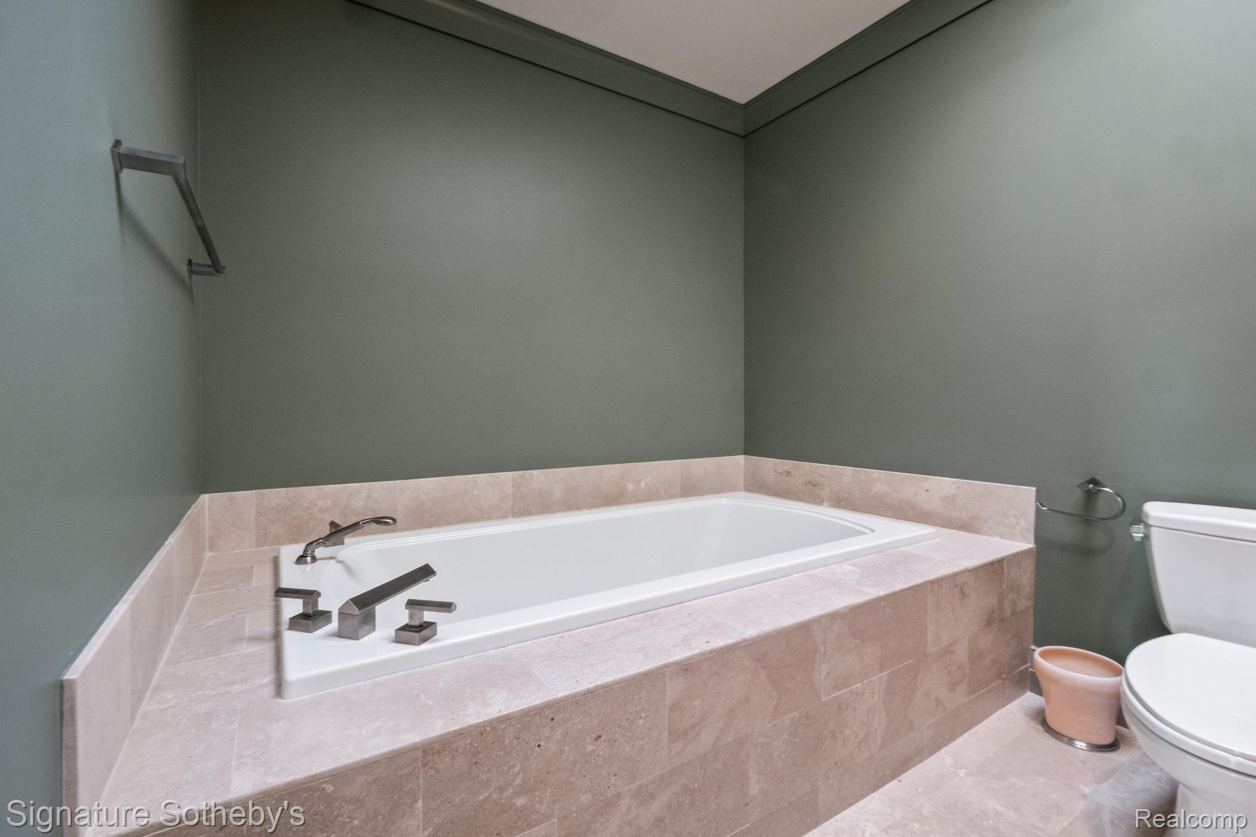 82 Chateaux Du Lac Property Photo 40
